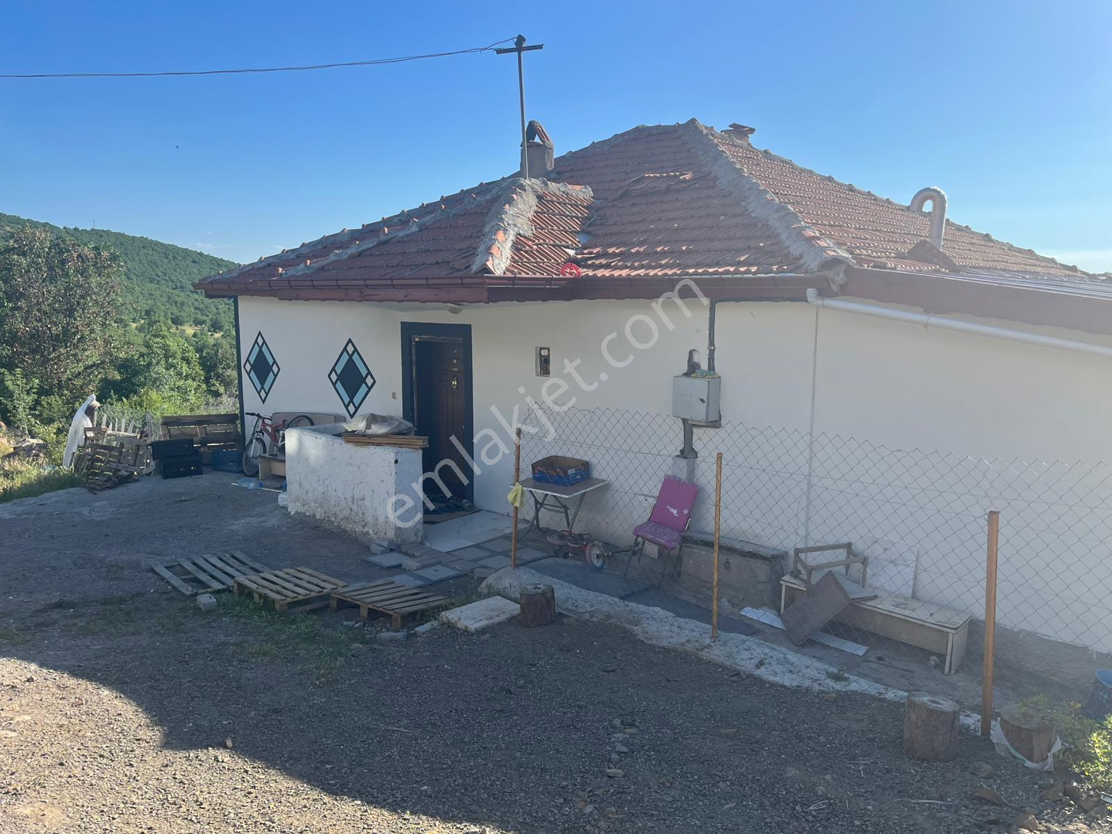 Çamlıdere Merkez Ömerağa Mah. Satılık 3+1 Müstakil Ev 500m2 Arsa - Görsel 14