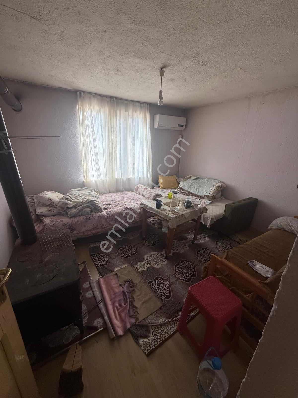 İçinde Müstakil Ev Bulunan 324 M2 Satılık Harika Arsa - Görsel 22
