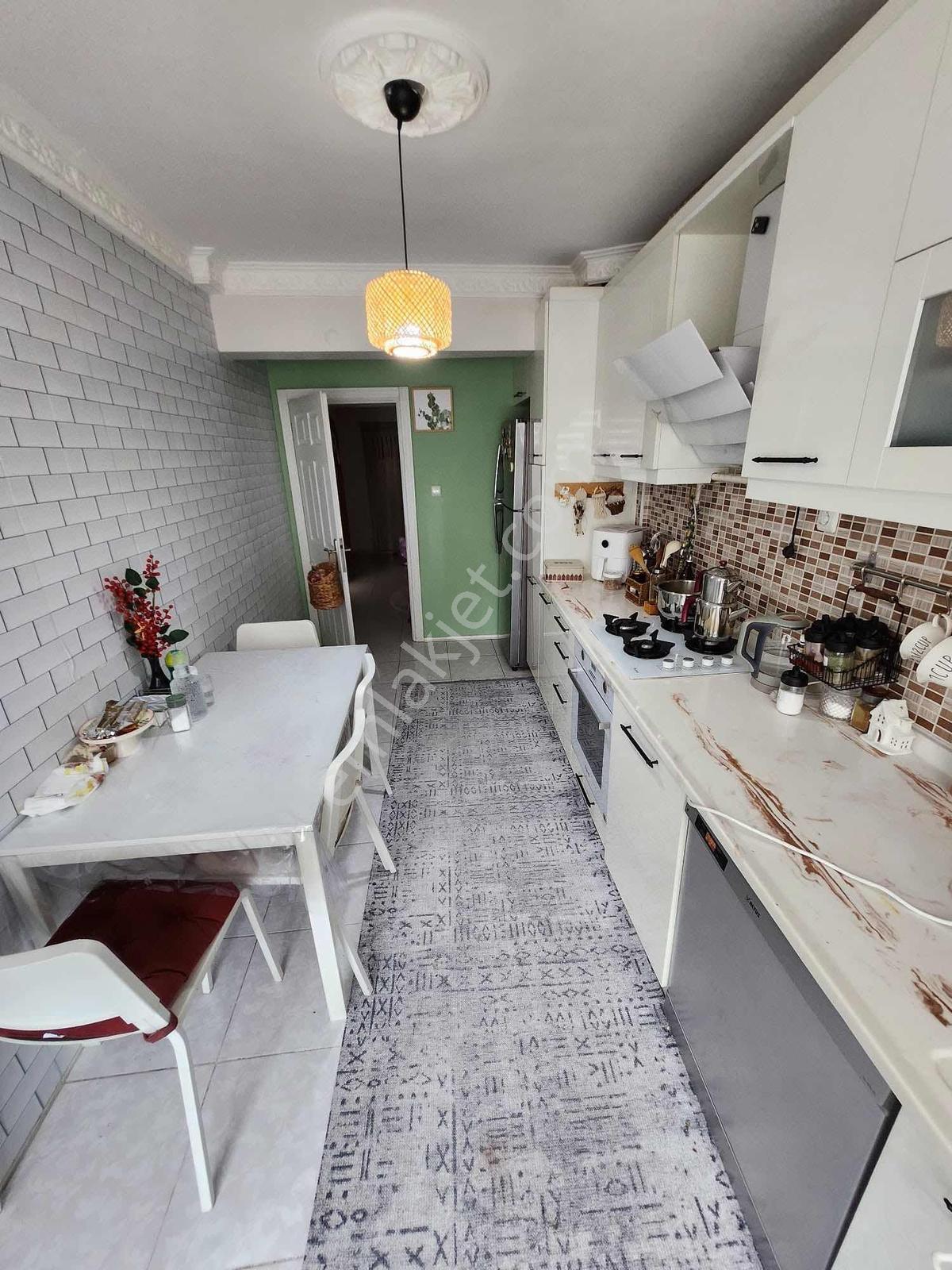Bm Real Estate Gazcılar Cadde Üzerinde Kiralık 3+1 Daire - Görsel 6