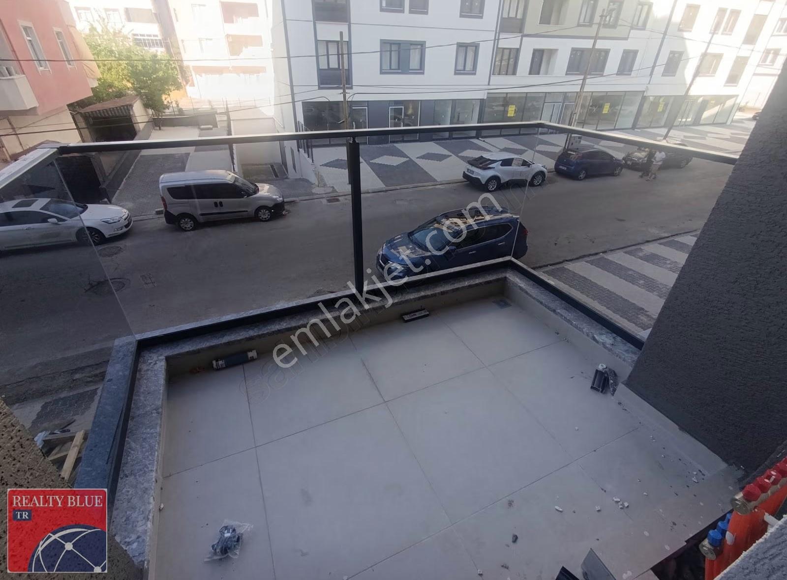 Sultanbeyli Metroya Yürüme Mesafesinde 2+1 Satılık Daire