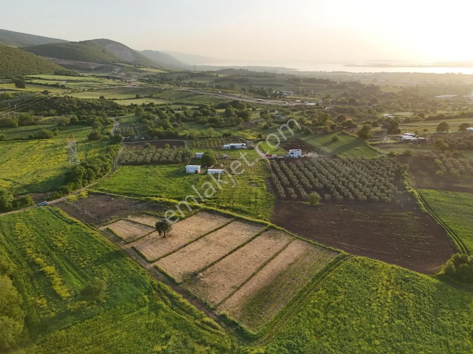 Bursa Nilüfer Akçalarda Satılık Göl Mazaralı Araziler