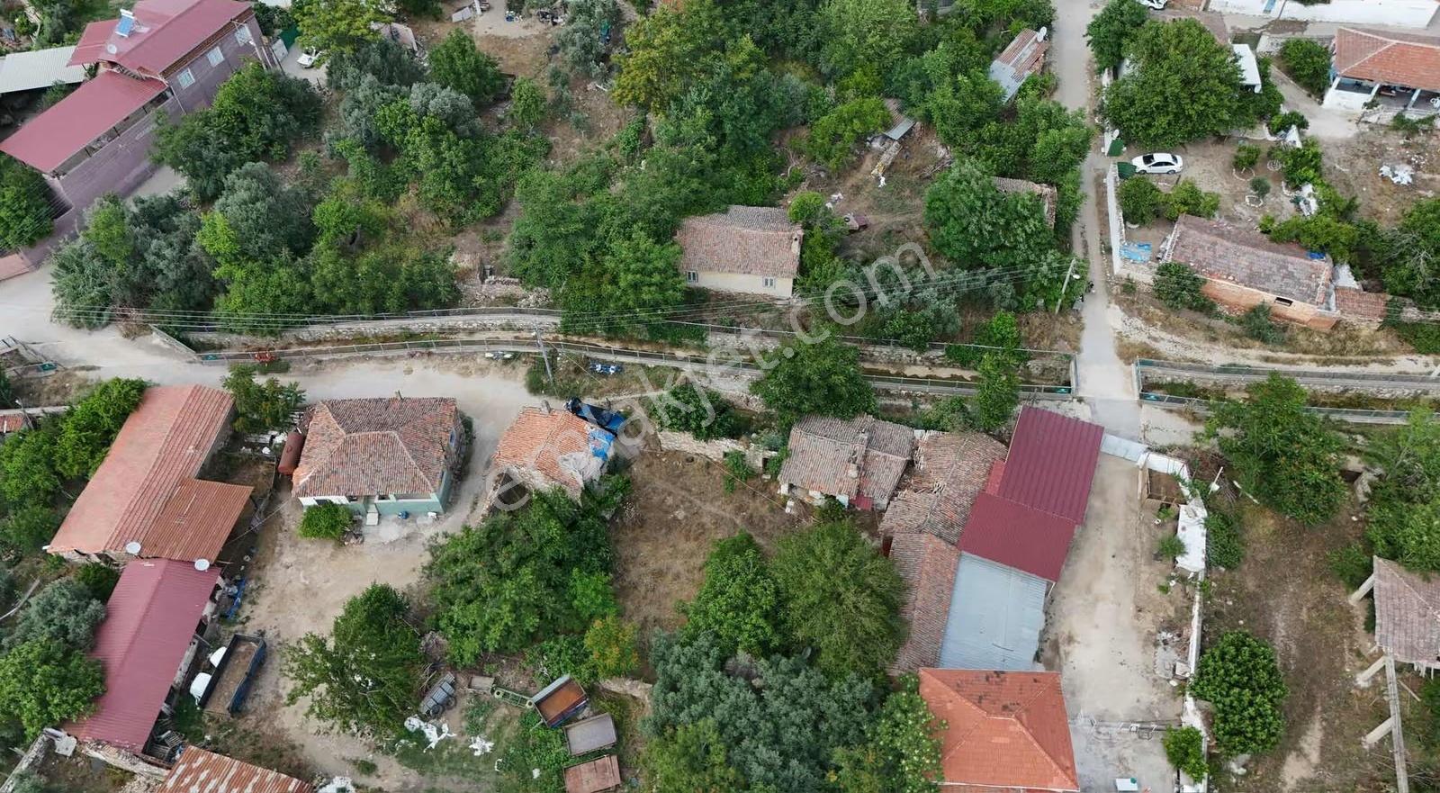 Pek Emlaktan Çok Geniş Müstakil Köy Evi Ve Müştemilat - Görsel 4