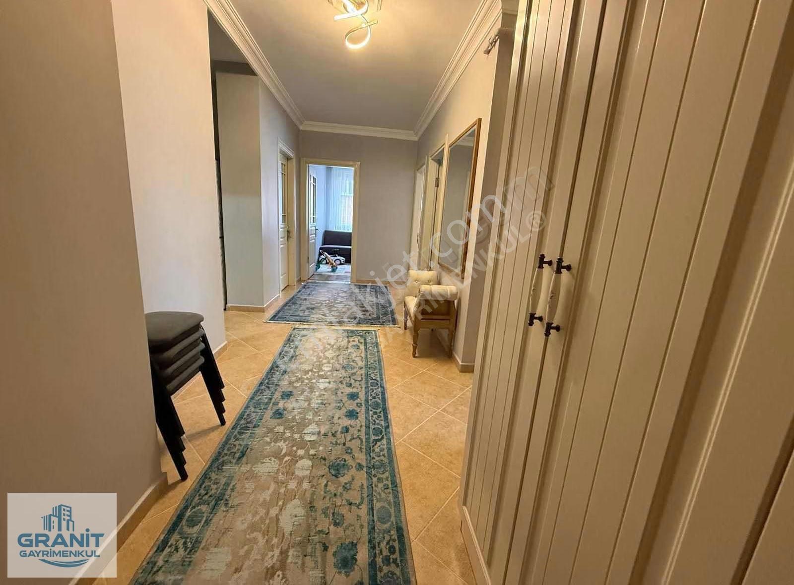 Bağcılar Merkez Mah.de 3+1 145 M2 Asansörlü Otoparklı Daire - Görsel 17