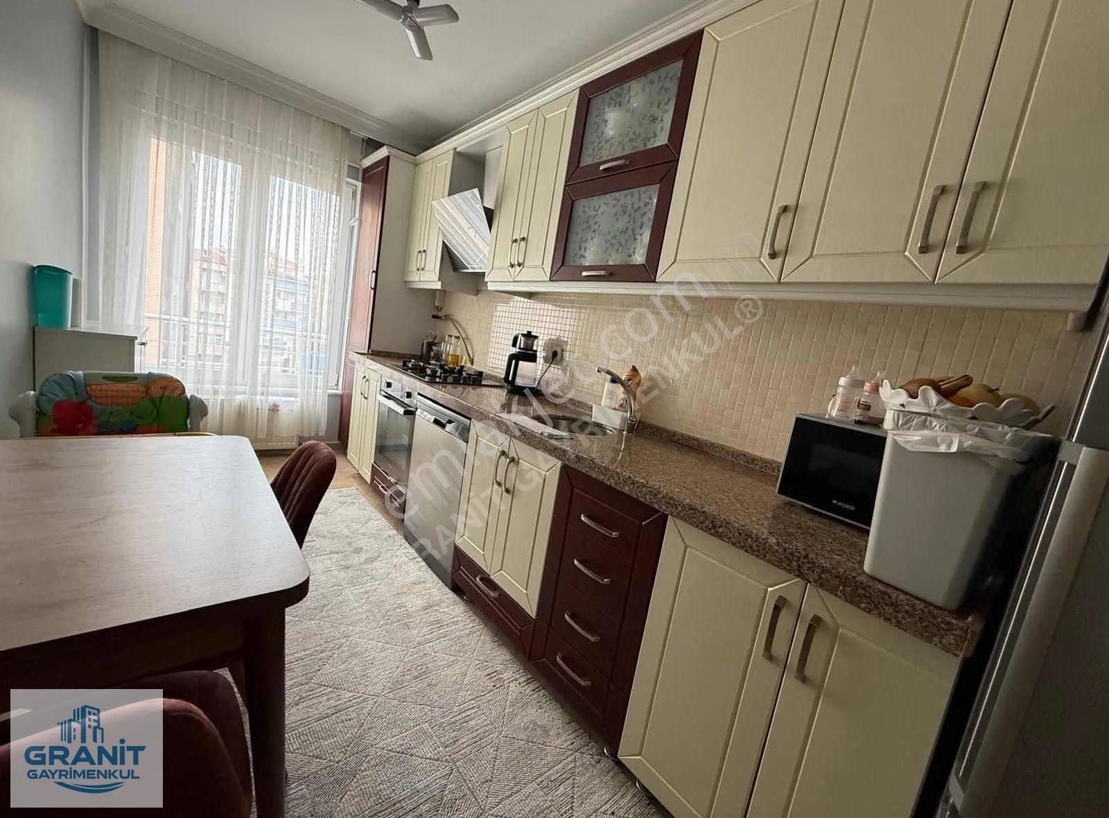 Bağcılar Merkez Mah.de 3+1 145 M2 Asansörlü Otoparklı Daire - Görsel 6