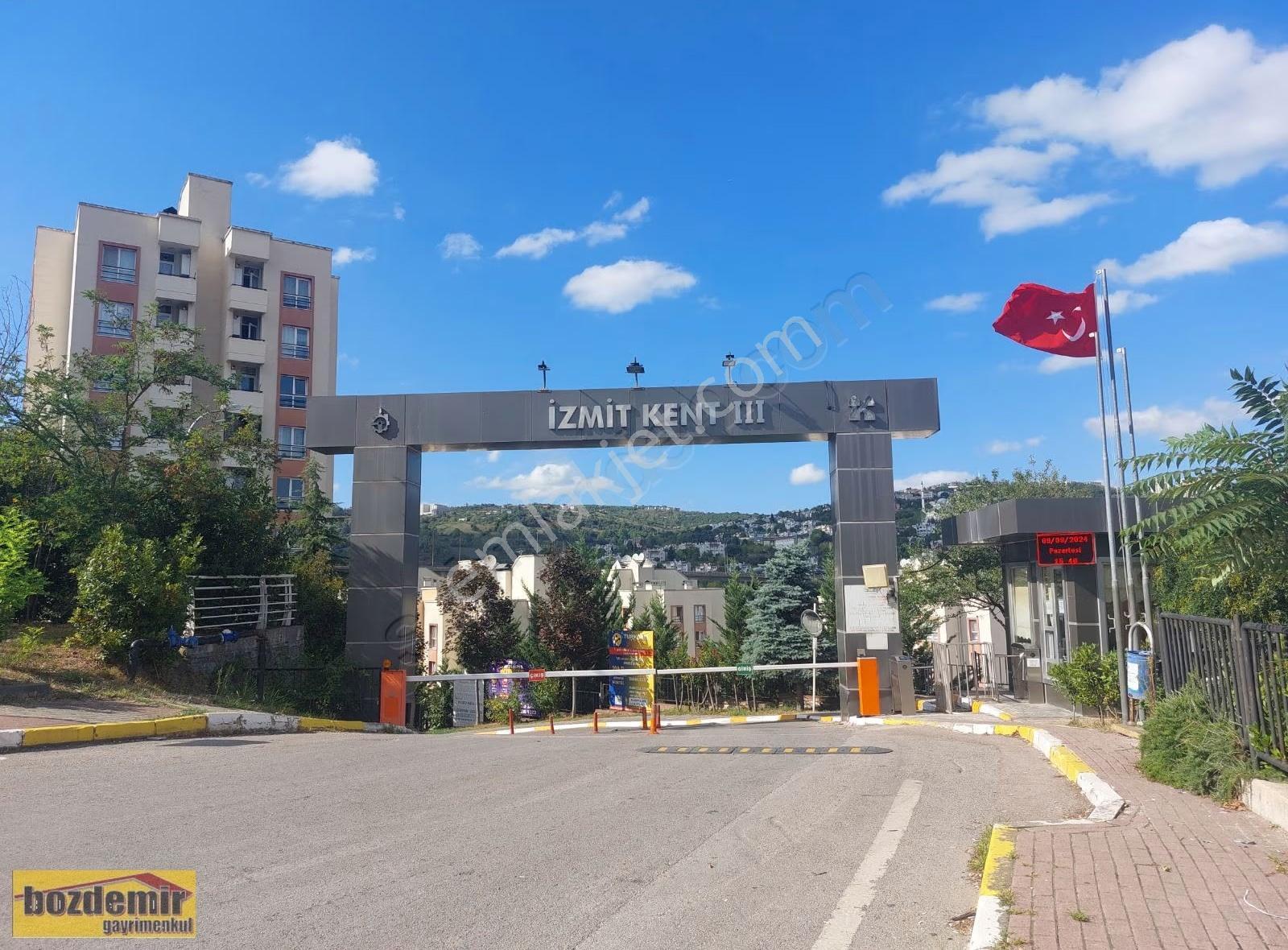 Bozdemir'den Kent 3 Sitesinde Kiralık Eşyalı 1+1 Daire