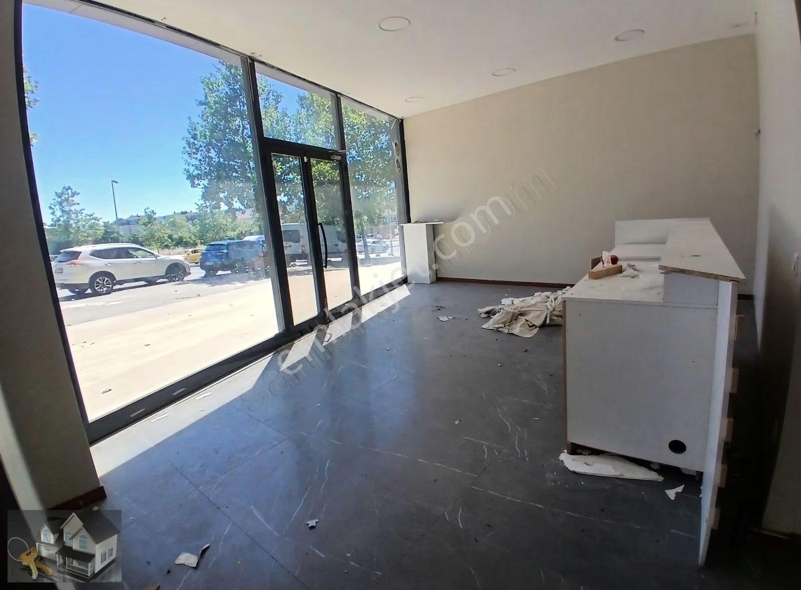 Sancaktepede Geniş Cepheli 375 M2 Kiralık Dükkan - Görsel 21