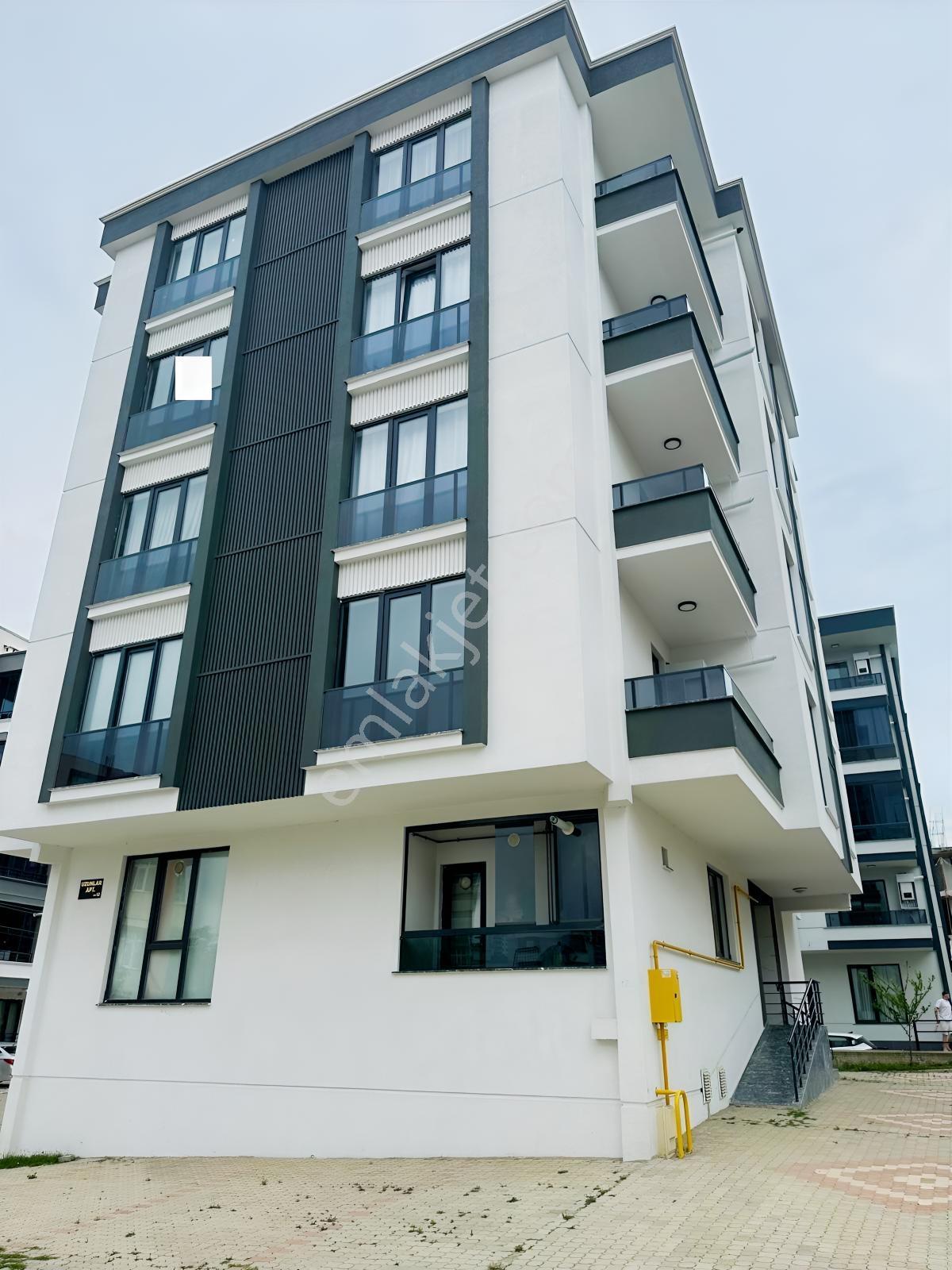 Samsun Atakum Körfez 1+1 Eşyalı Tramvaya 350 Mt Kiralık Daire