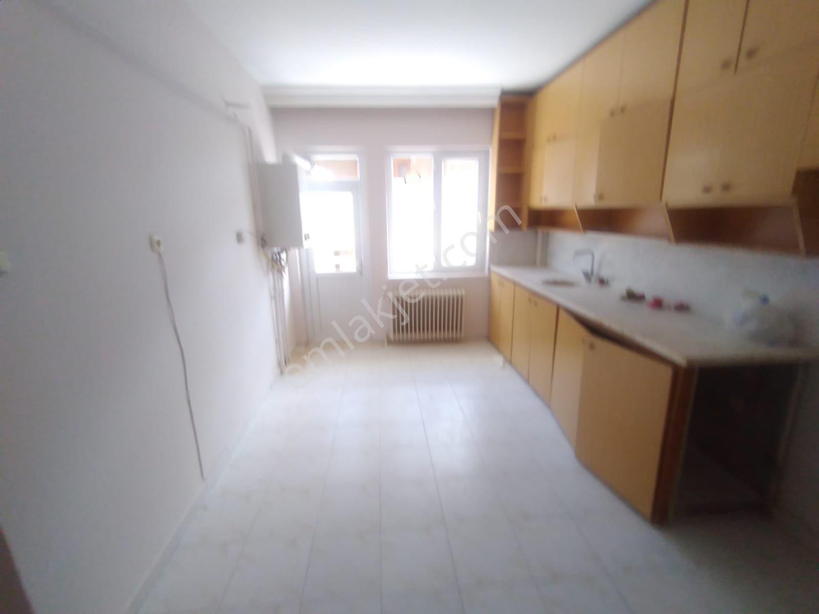 Hastane Caddesinde Satılık Daire - Görsel 14