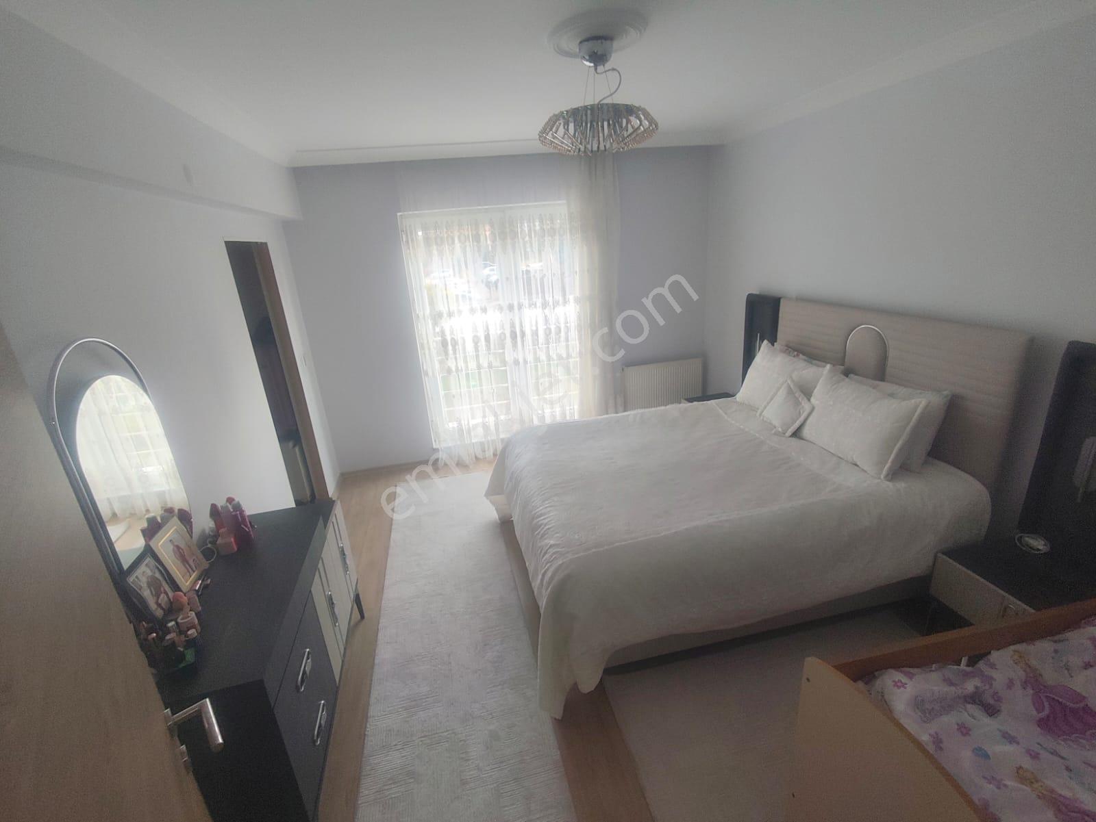 Yılmaz Gayrımenkulden 4+1 On Cephe Emsallı 180 Metre Kare - Görsel 7