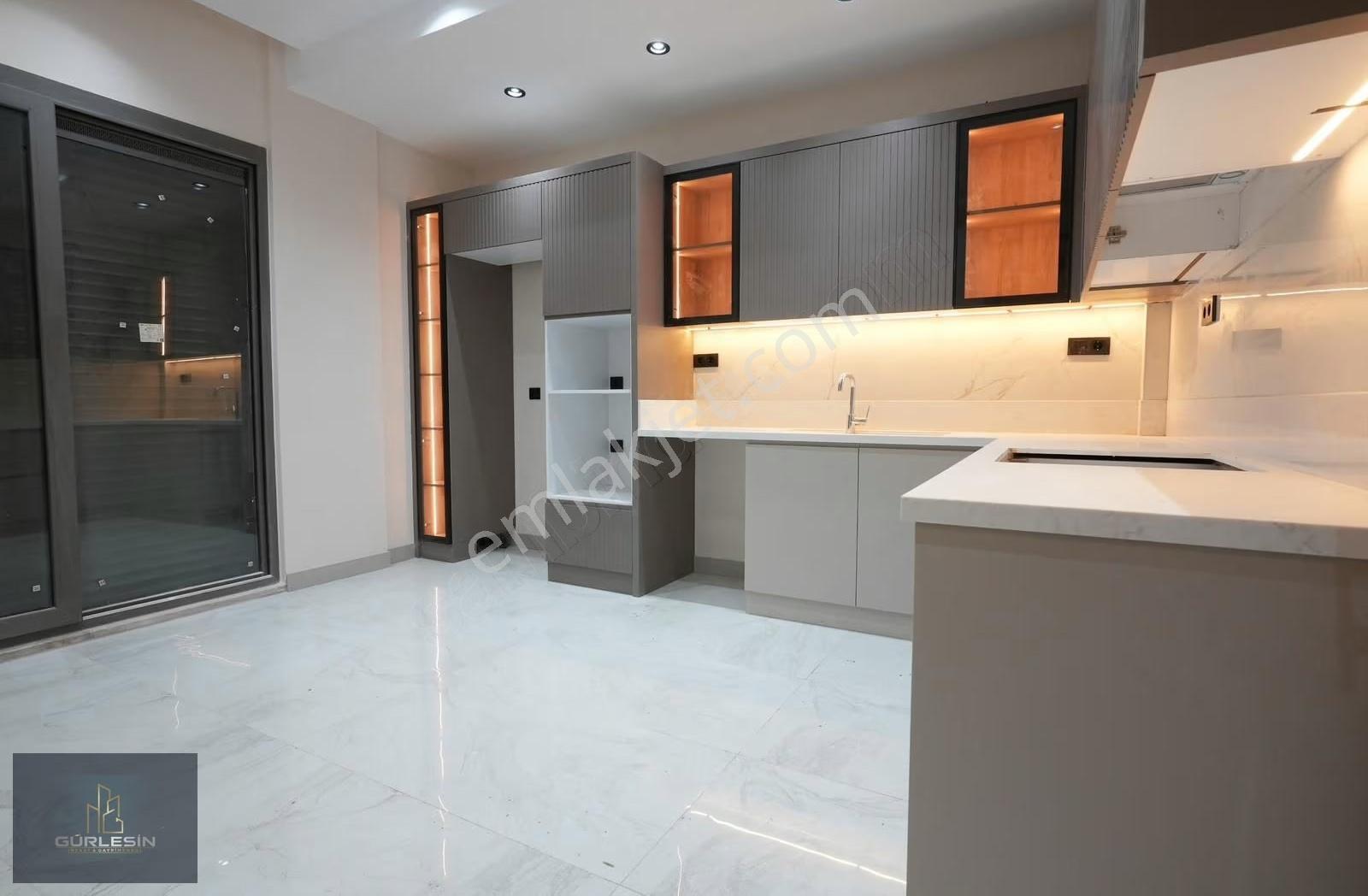 Gürlesinde Havuzlu Site Konseptli Sıfır Kiralık 2+1 Lüks Daire