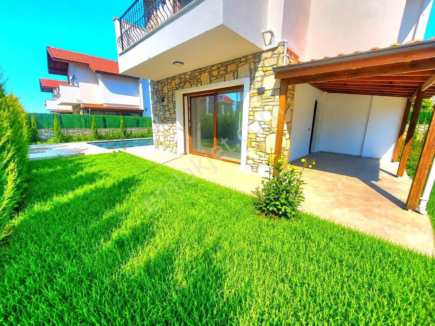 Kuşadasında Özel Havuzlu Geniş Bahçeli Sıfır Villa - Görsel 7