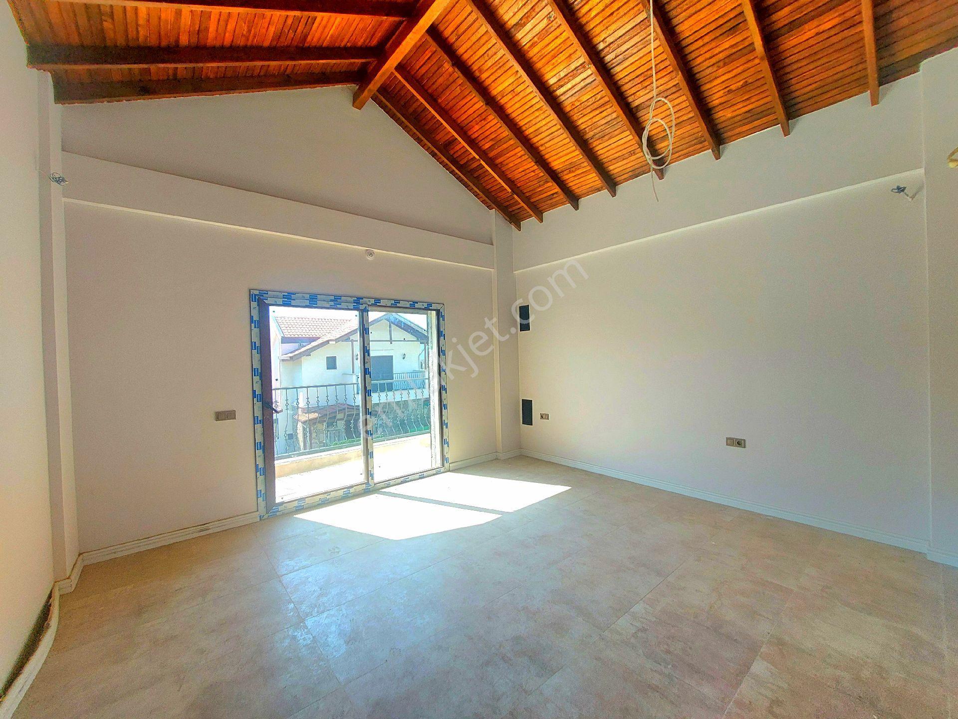 Kuşadasında Özel Havuzlu Geniş Bahçeli Sıfır Villa - Görsel 25