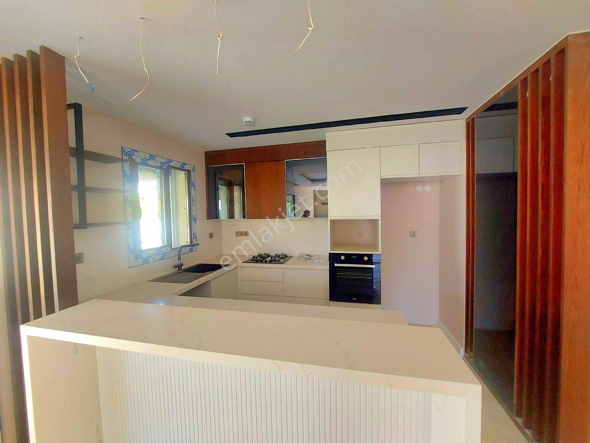 Kuşadasında Özel Havuzlu Geniş Bahçeli Sıfır Villa - Görsel 17