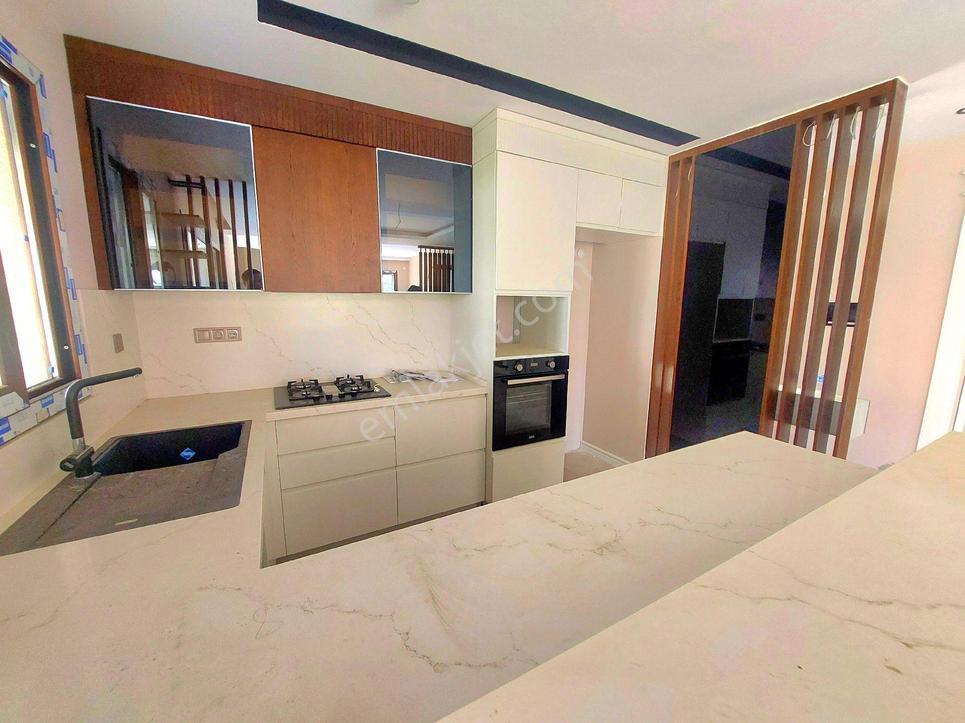 Kuşadasında Özel Havuzlu Geniş Bahçeli Sıfır Villa - Görsel 16