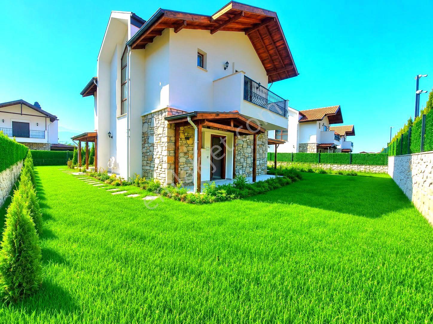 Kuşadasında Özel Havuzlu Geniş Bahçeli Sıfır Villa - Görsel 5
