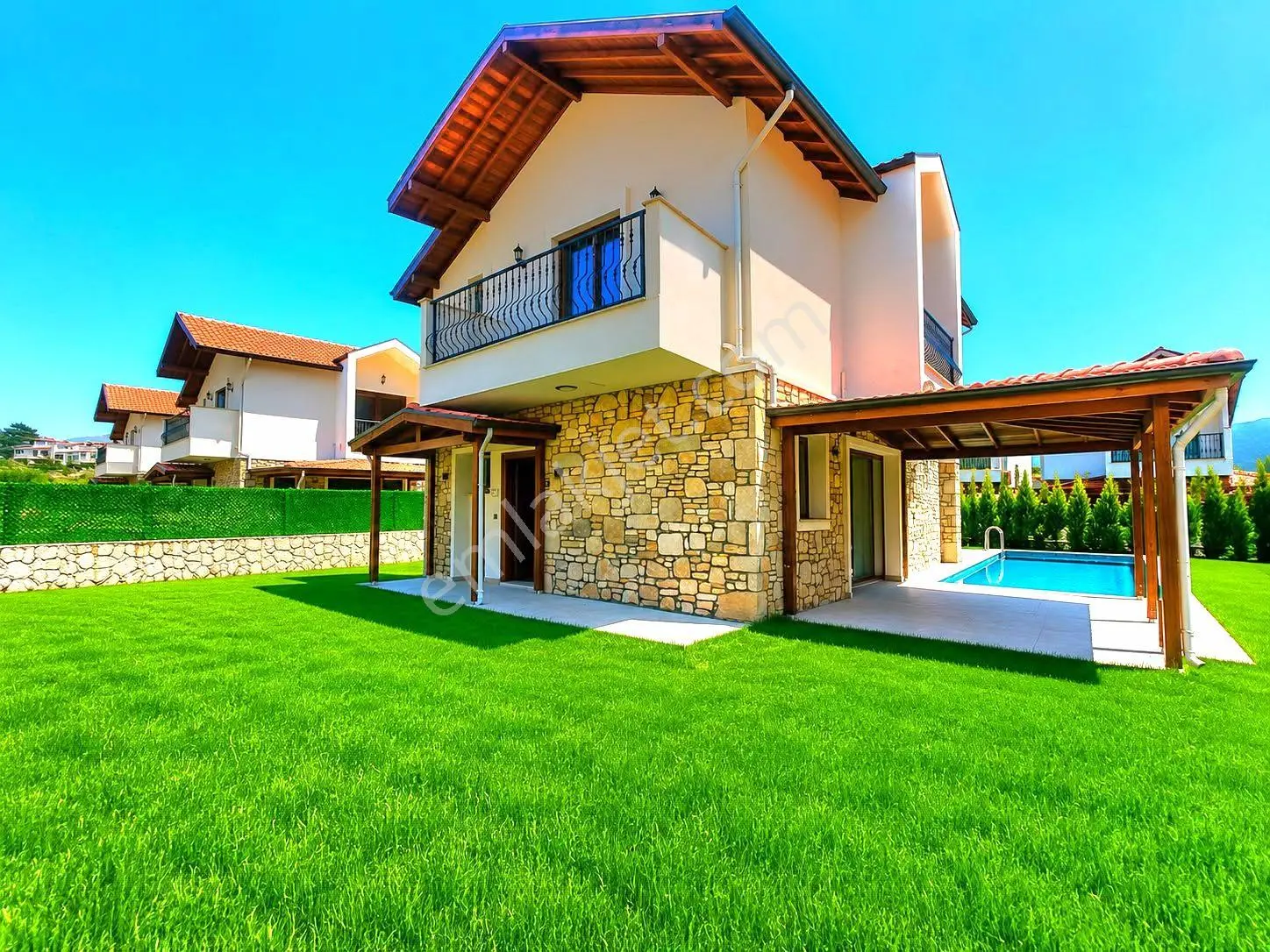 Kuşadasında Özel Havuzlu Geniş Bahçeli Sıfır Villa - Görsel 4