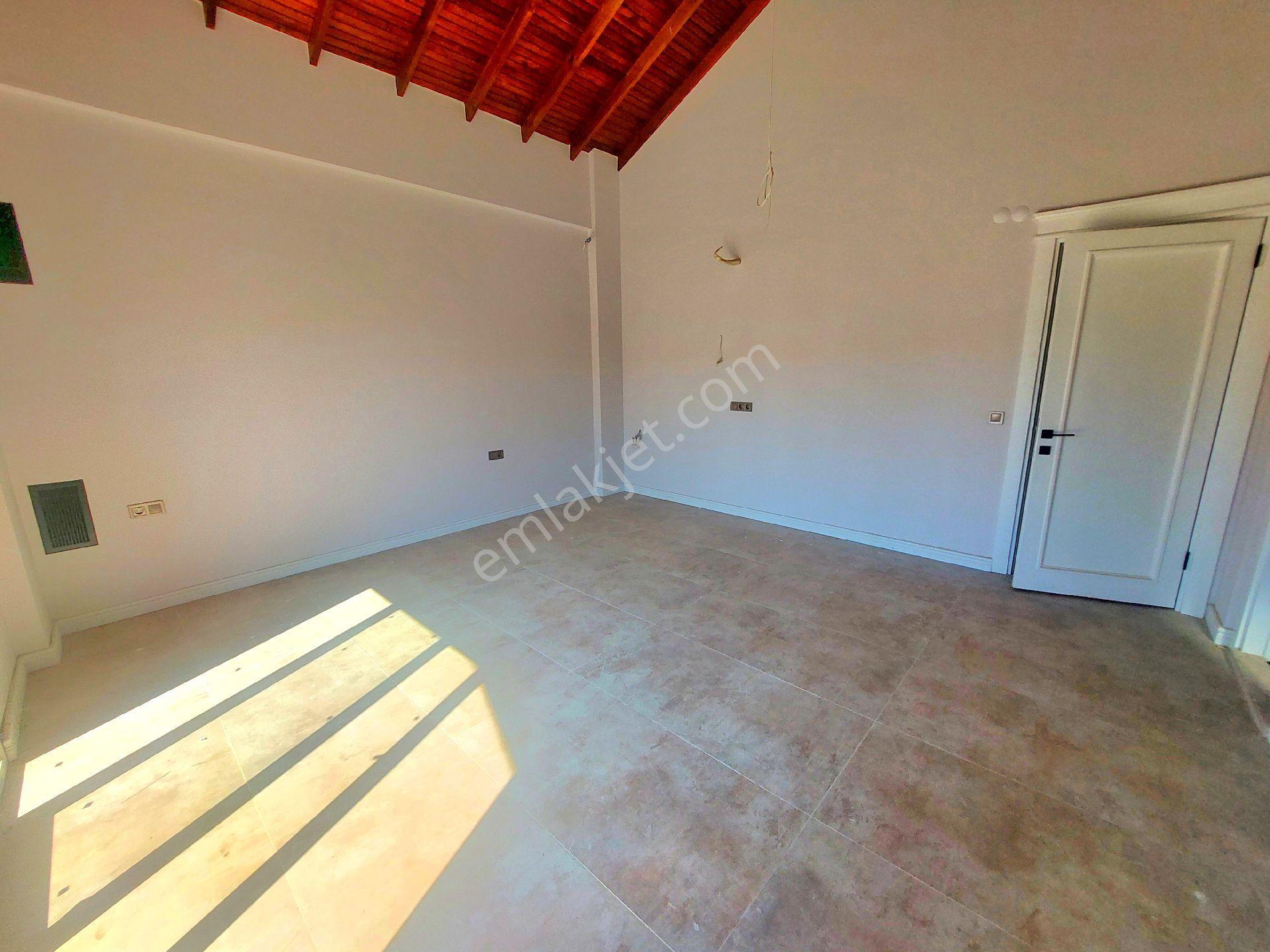 Kuşadasında Özel Havuzlu Geniş Bahçeli Sıfır Villa - Görsel 29
