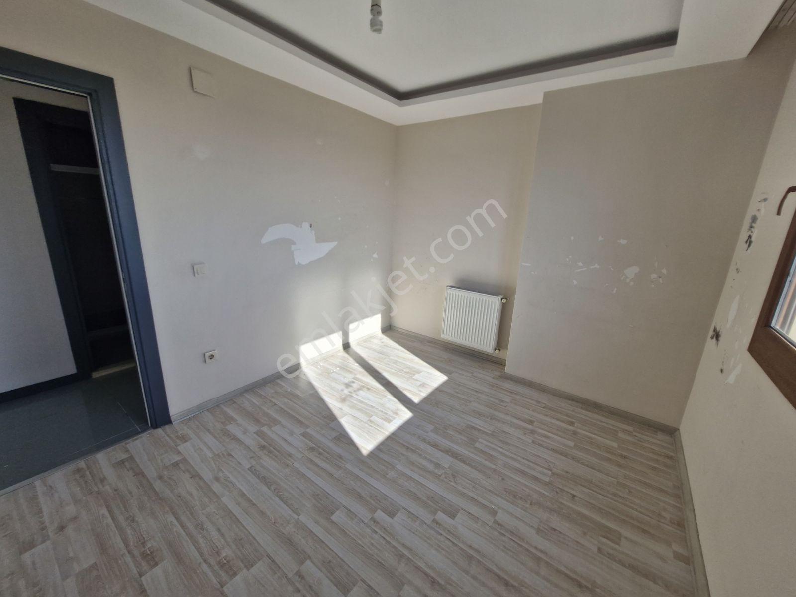 Pınar Mahallesinde 3+1 K.mutfak D.gazlı E.b.g.o Kiralık Daire - Görsel 25