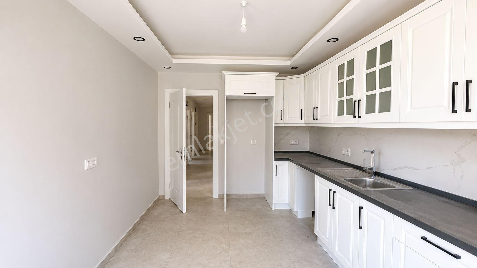 No:10 Gayrimenkul’den Sahil Yolu Üzerinde Özel Mimarili 135 M² 3+1 Bahçe Katı Daire - Görsel 19