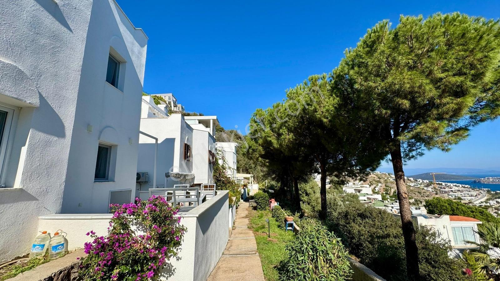 Cennet Evler Üst Kısımda İçi Sıfırlanmış Satılık Villa - Görsel 18