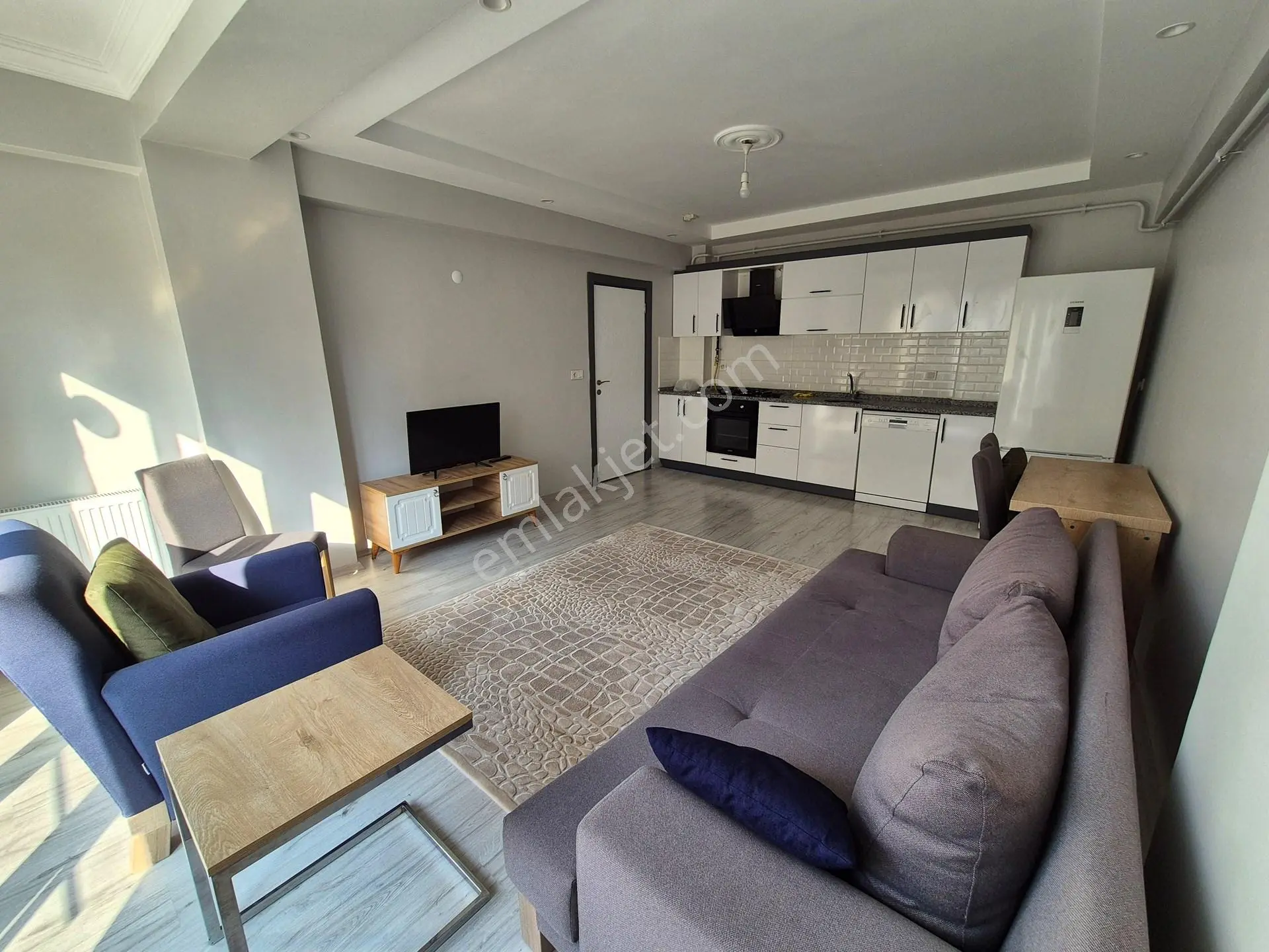 Lüleburgaz Çarşı Merkezde Eşyalı Kiralık 1+1 Daire