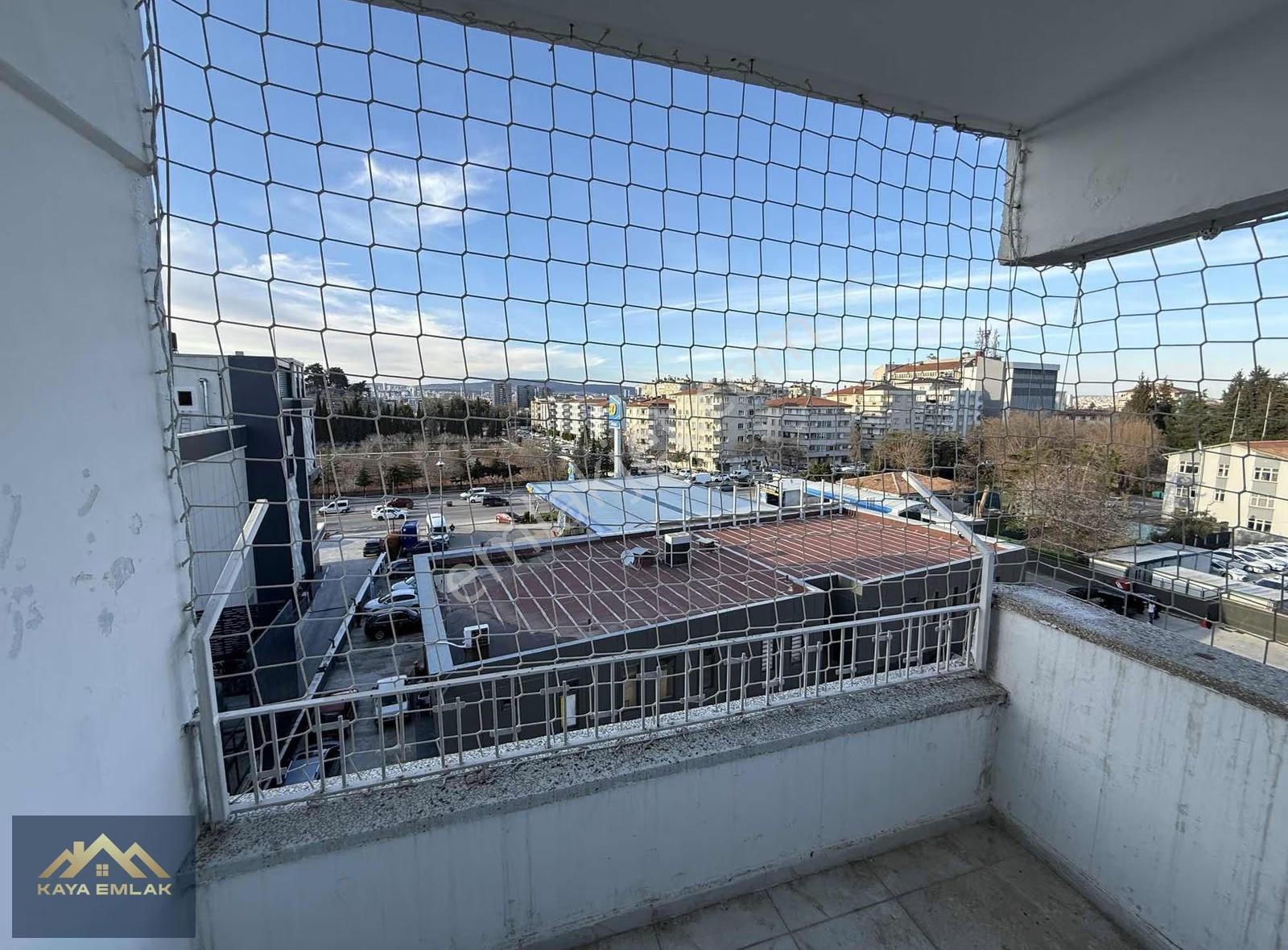 Konak Mahallesinde Kiralık 3+1 Geniş Daire - Görsel 12