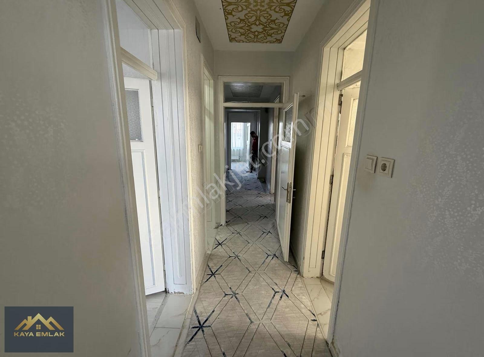 Konak Mahallesinde Kiralık 3+1 Geniş Daire - Görsel 14
