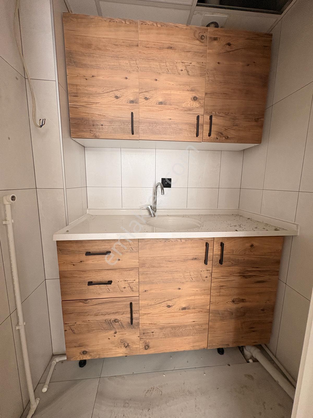 Menderes Caddesi Yakınında 85 M² Verandalı Bacalı Satılık İşyeri - Görsel 23