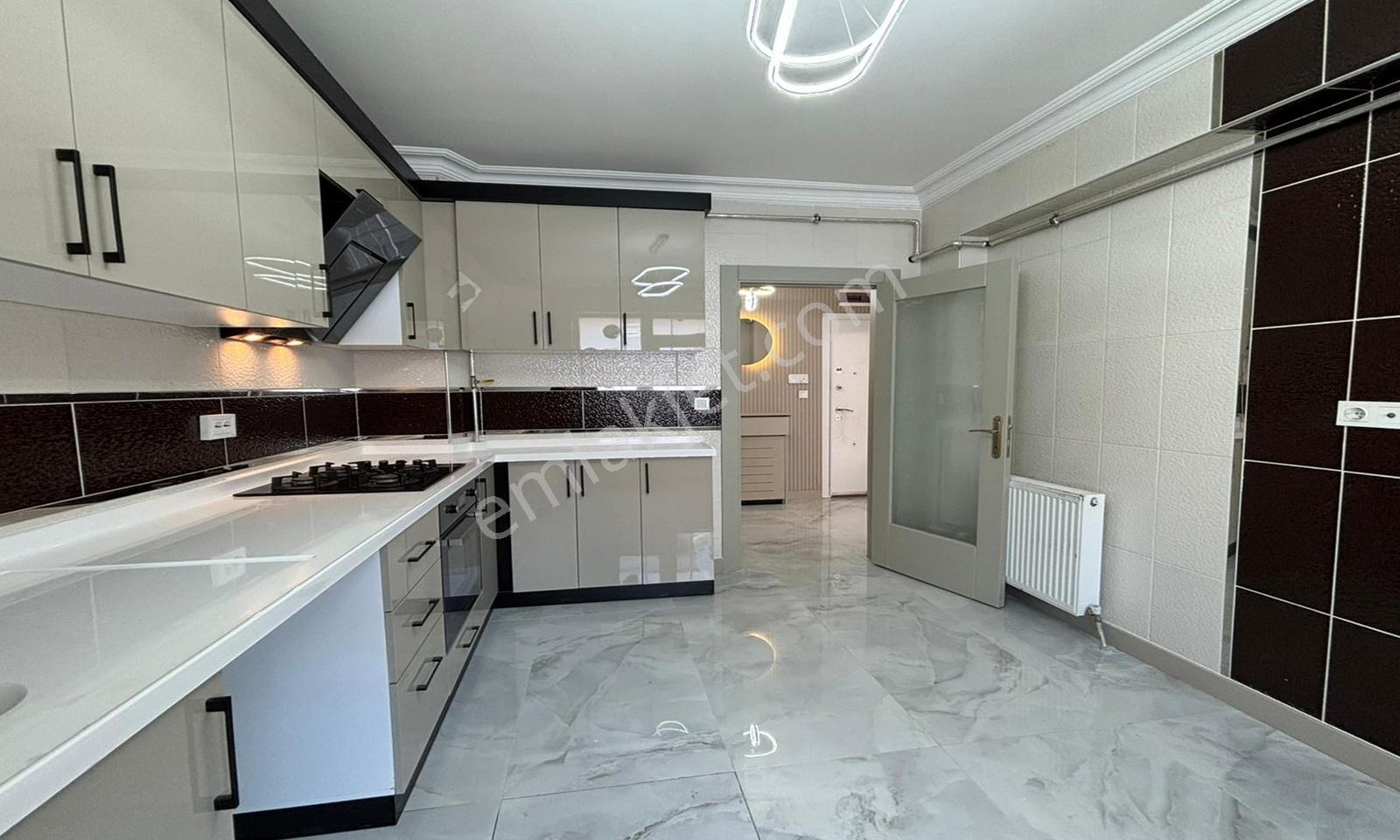Bulvar'dan Karakaya'da Caddeye Yakın Geniş Masrafsız 3+1 Daire!! - Görsel 31