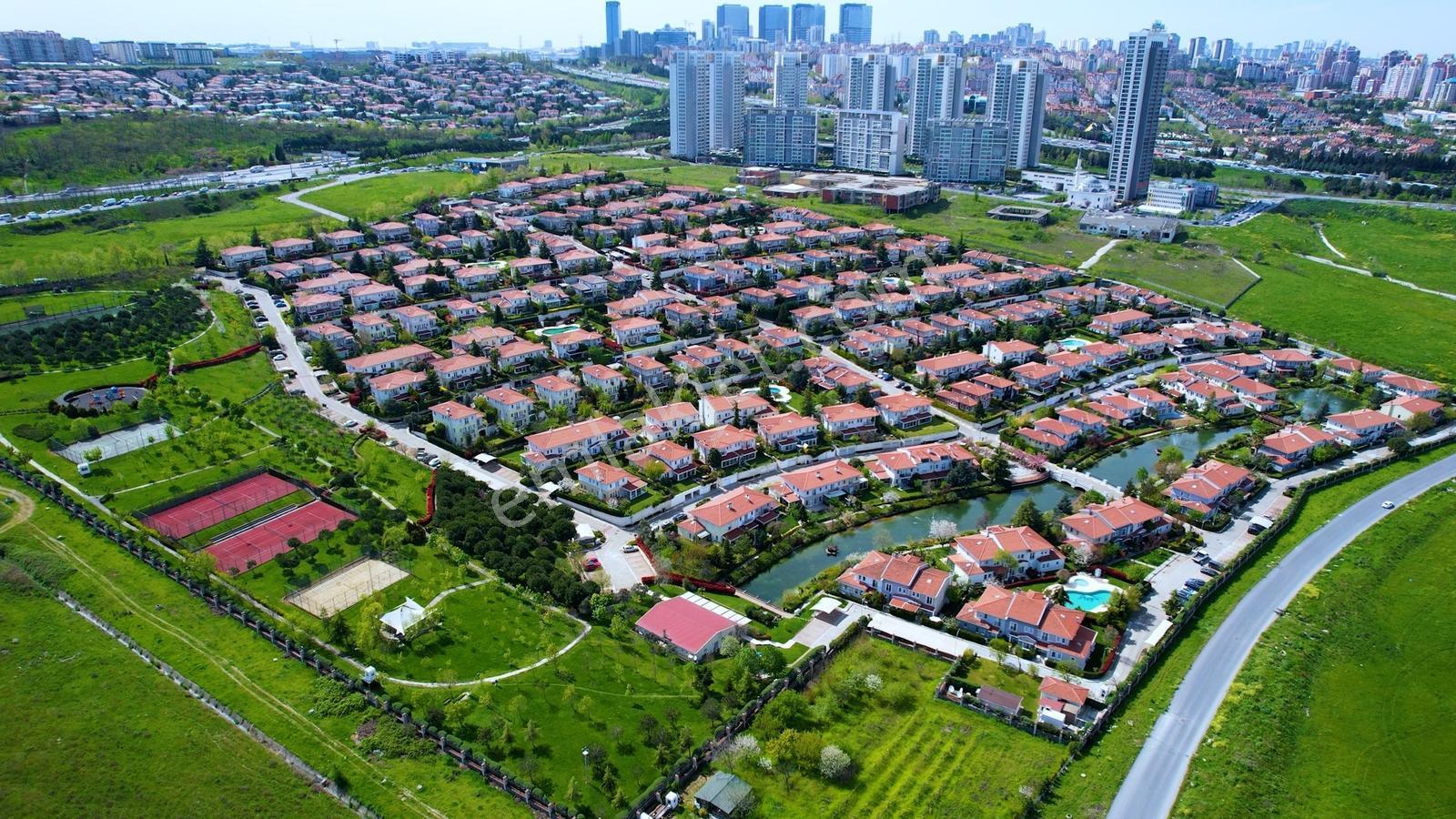 Ardıçlı Göl Evleri Kiralık 6+2 Tripleks Villa - Görsel 16