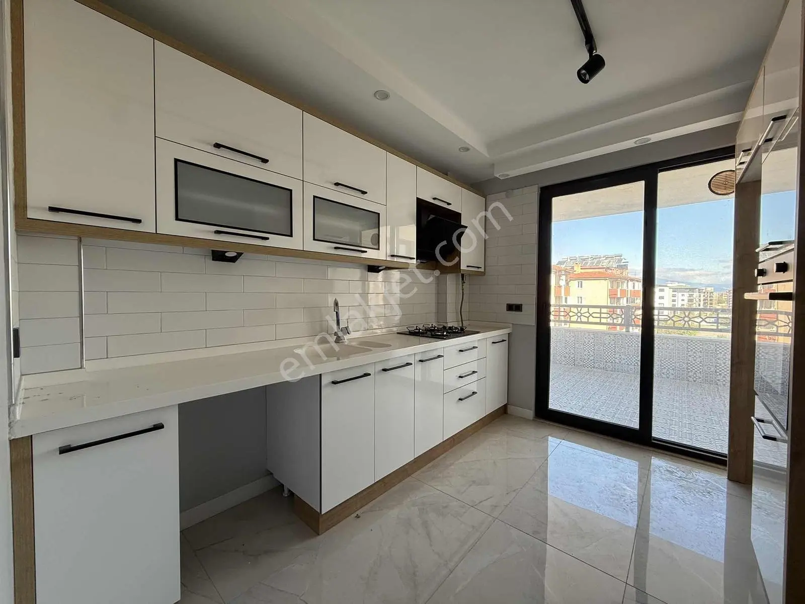 Onmax Cumhuriyet'te Satılık Sıfır 2+1 110 M2 Ara Kat Daire - Görsel 12