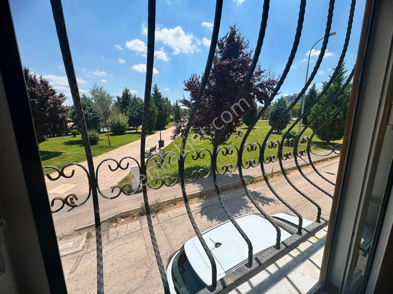 Esogü Yakını Engelsiz Parkın Önü Eşyalı 1+0 Kiralık Daire Ek-1 - Görsel 7