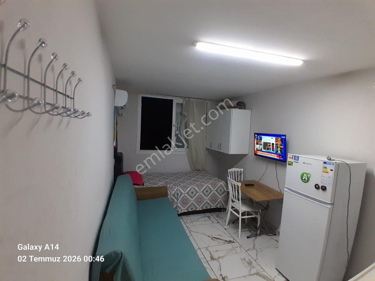 Metro Durağı Civarında Eşyalı Daire 1+0
