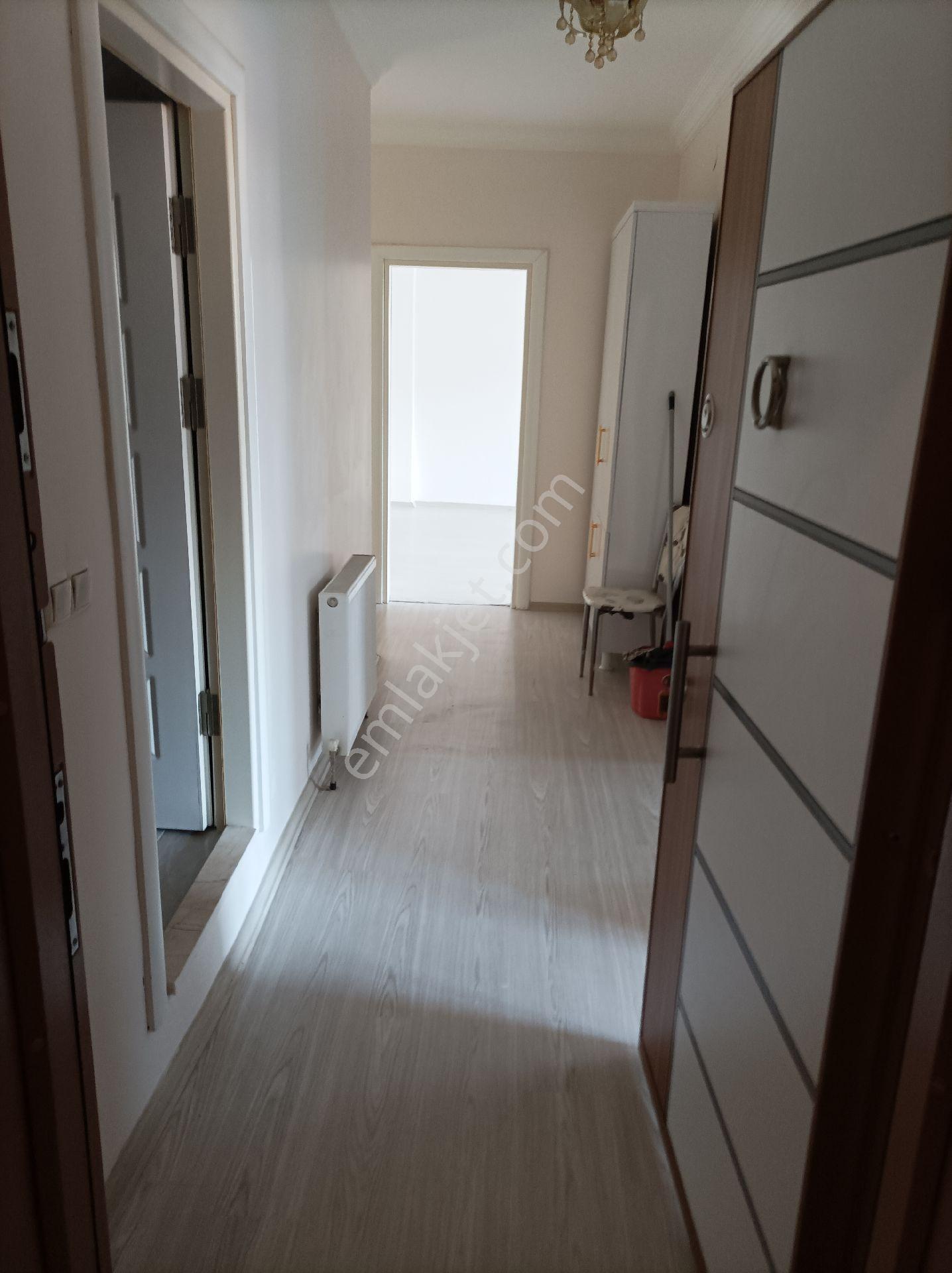Yardımcı Emlaktan Şeyhcui Sgk Üzerinde Geniş M2'li Manzaralı 2+1 Daire