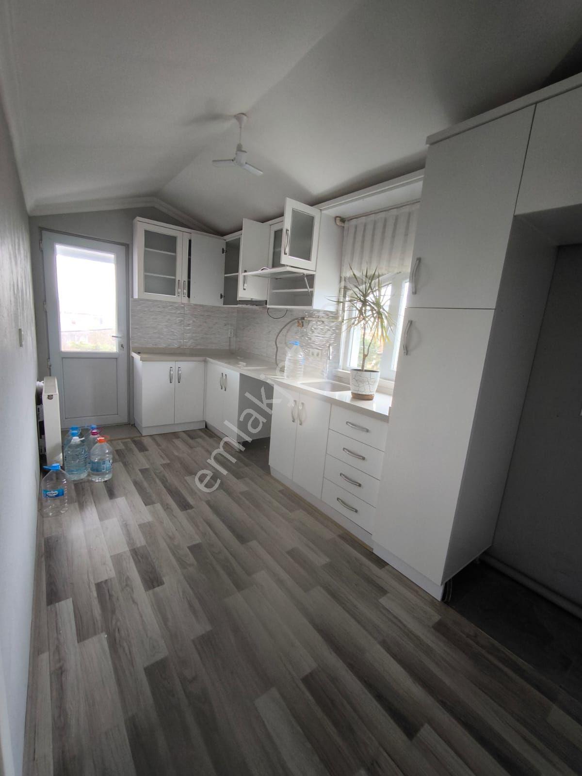 Silivri Cumhuriyet Mahallesi'nde Kiralık 1+1 Daire - Görsel 4