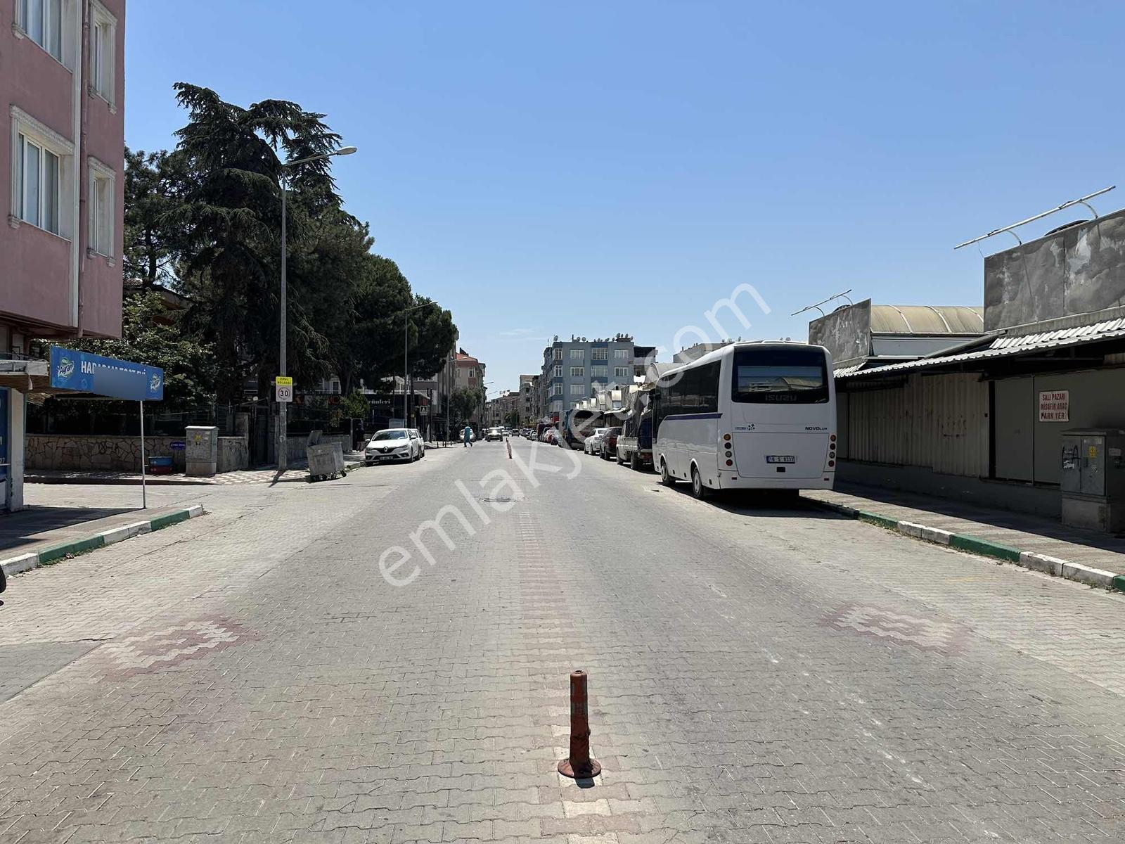 Ortaokul Caddesinde Emsalsiz Çift Katlı Satılık Dükkan | 300 M² - Görsel 2
