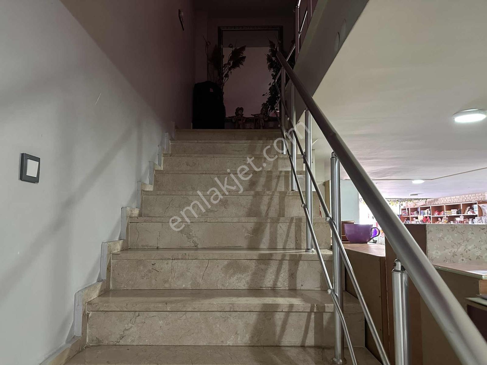 Ortaokul Caddesinde Emsalsiz Çift Katlı Satılık Dükkan | 300 M² - Görsel 13