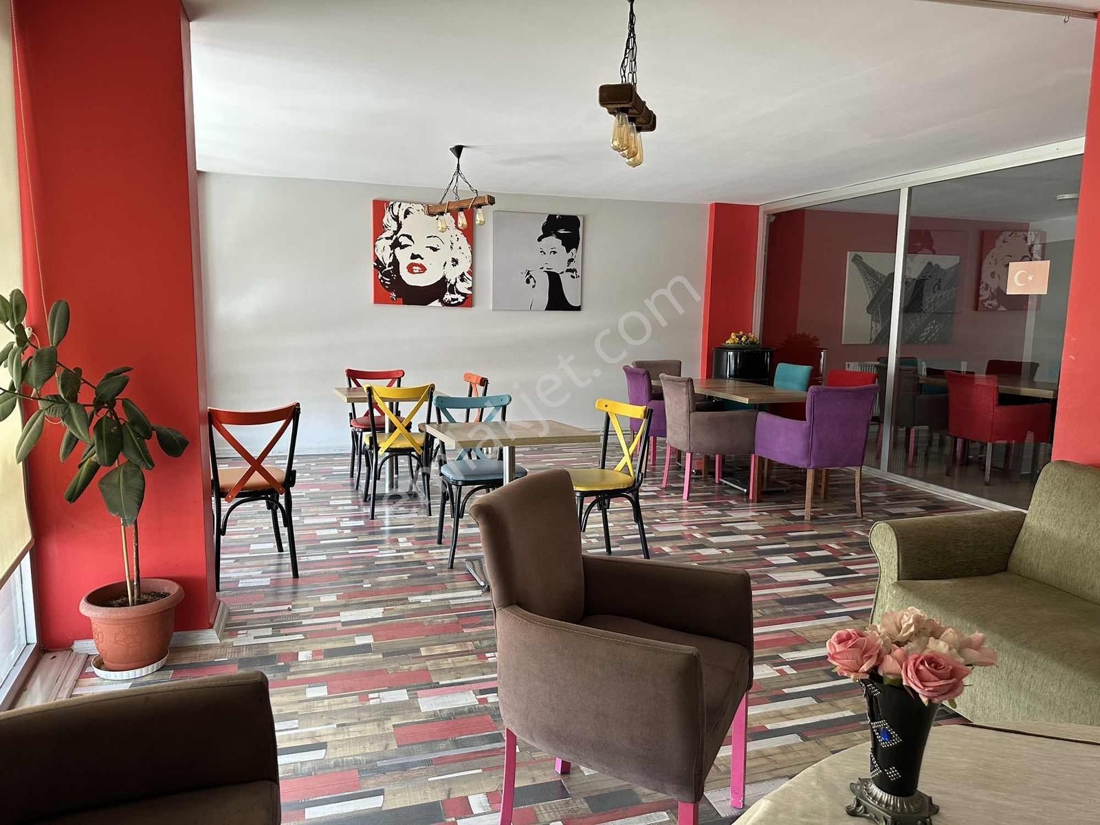 Ortaokul Caddesinde Emsalsiz Çift Katlı Satılık Dükkan | 300 M² - Görsel 5