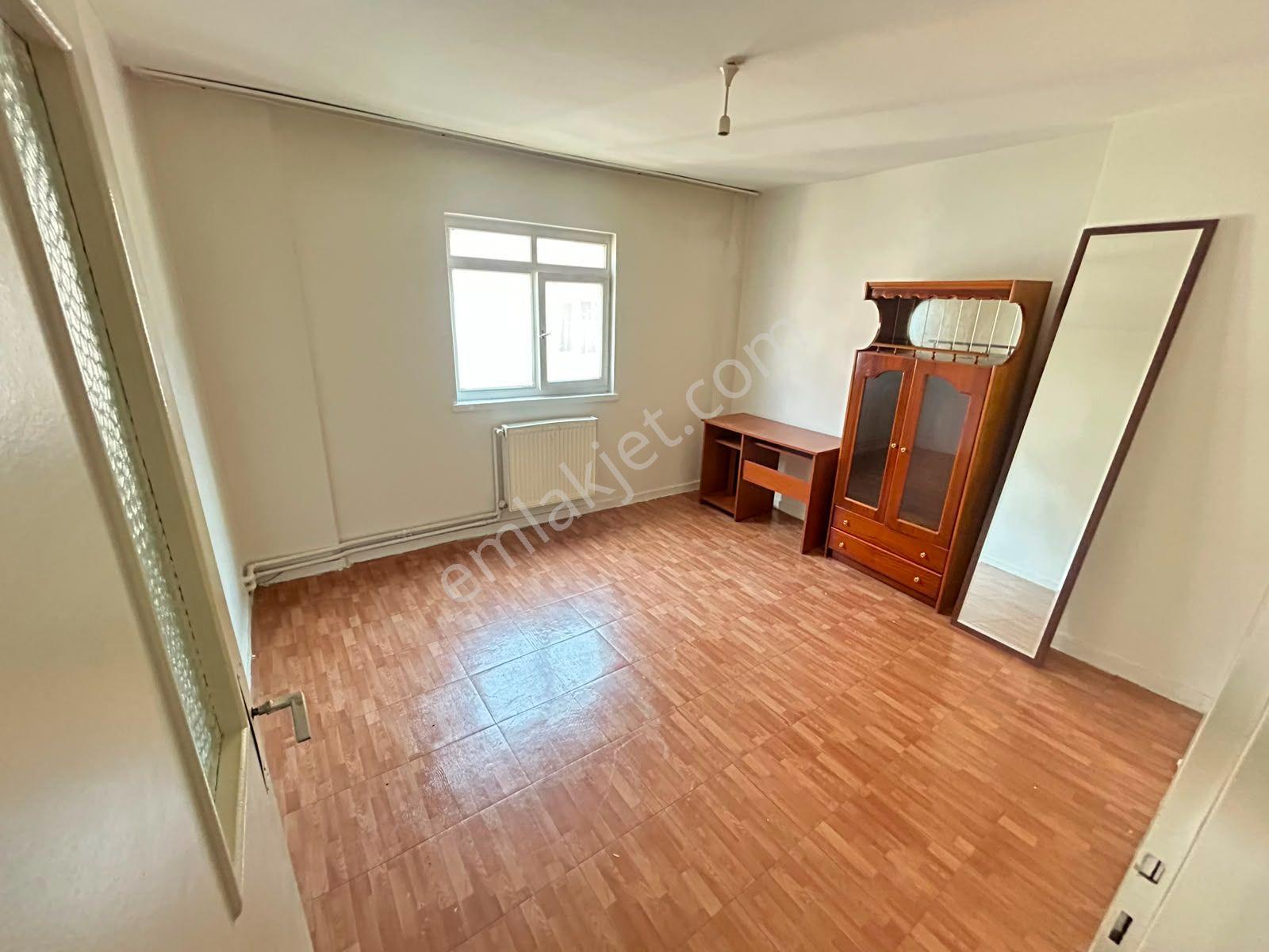 Taner'den Sokullu Cad'de 3+1 Orta Kat Ankara Manzaralı Kombili - Görsel 11
