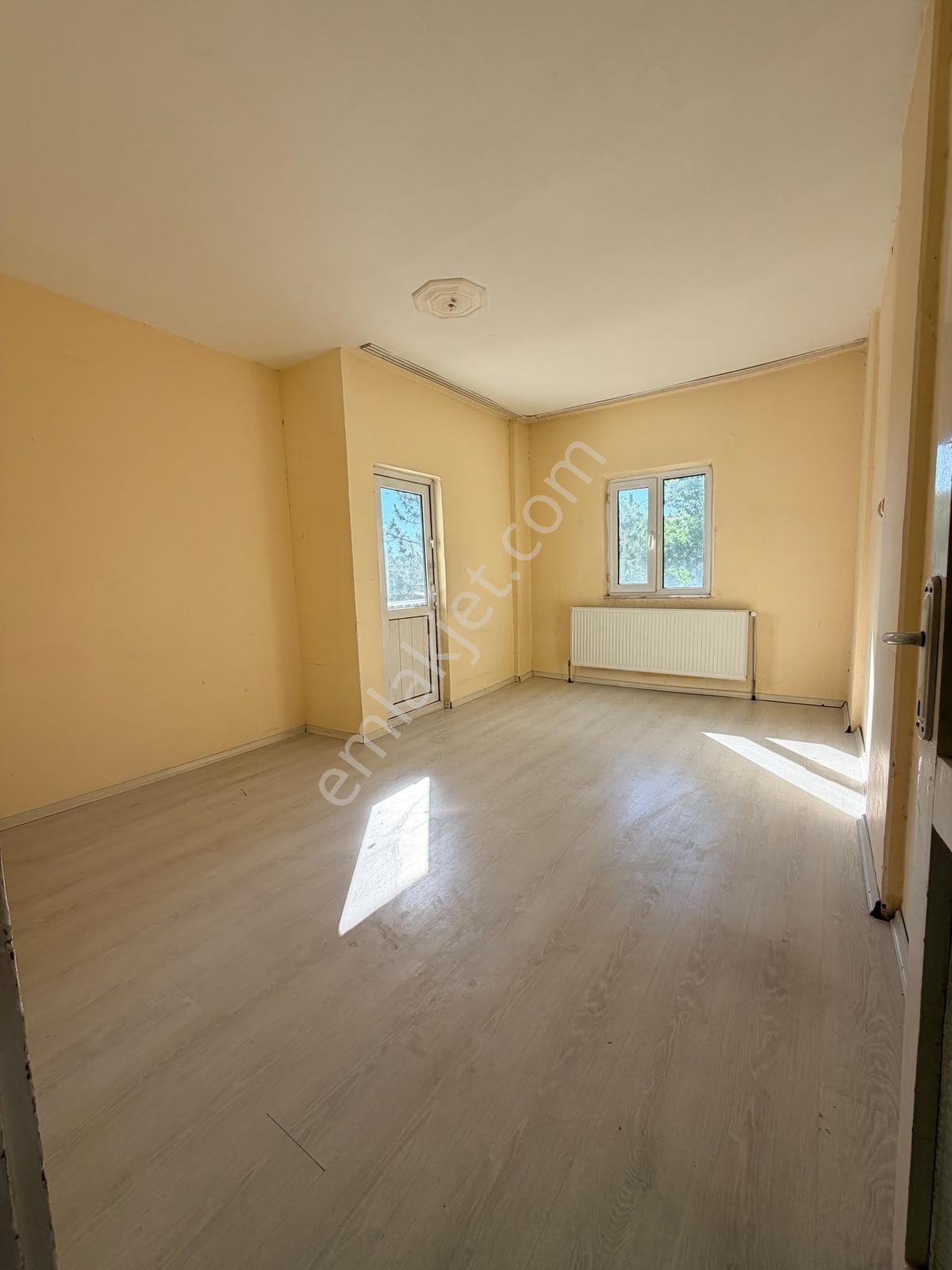 Belsin De Tramvay Yanıbaşında Uzun Süre Oturulabilir Kiralık 3+1 - Görsel 9