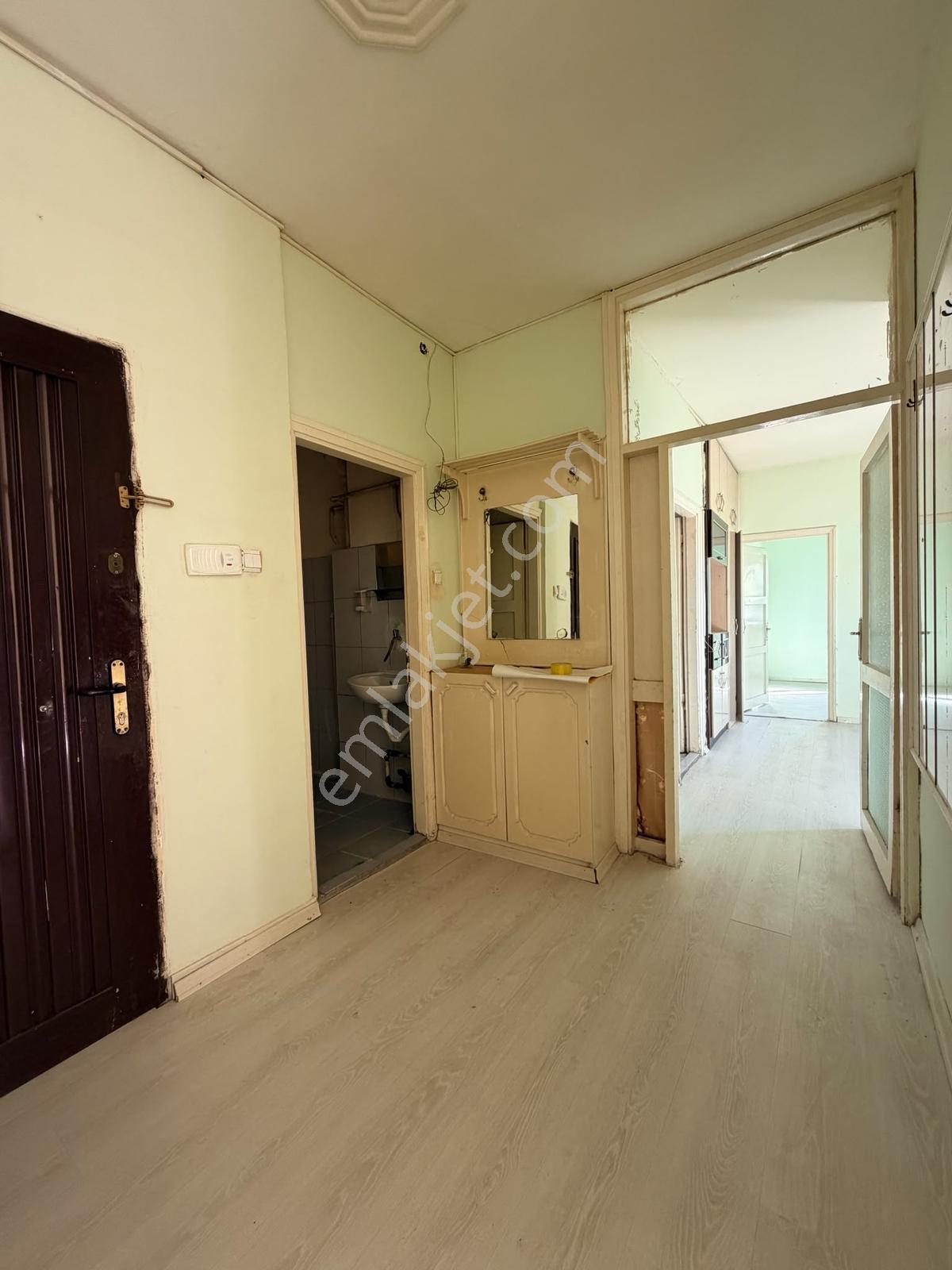 Belsin De Tramvay Yanıbaşında Uzun Süre Oturulabilir Kiralık 3+1 - Görsel 7