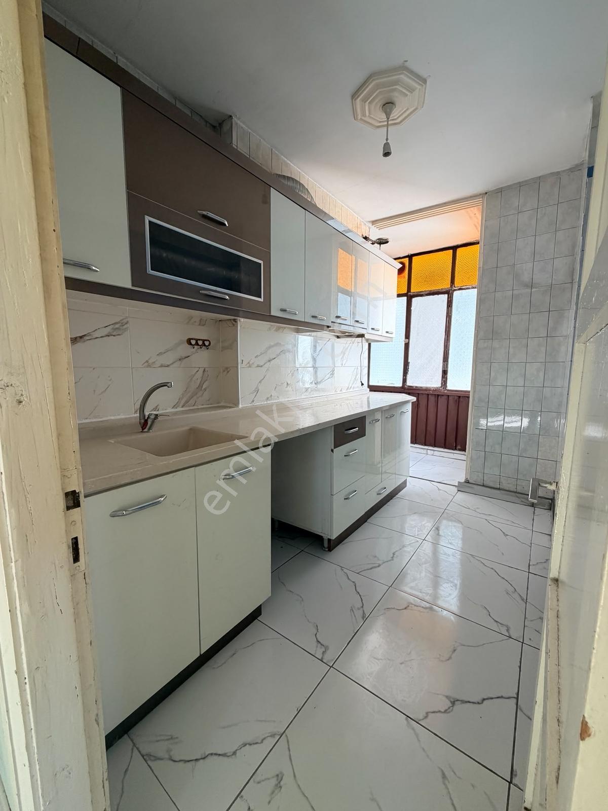 Belsin De Tramvay Yanıbaşında Uzun Süre Oturulabilir Kiralık 3+1 - Görsel 8
