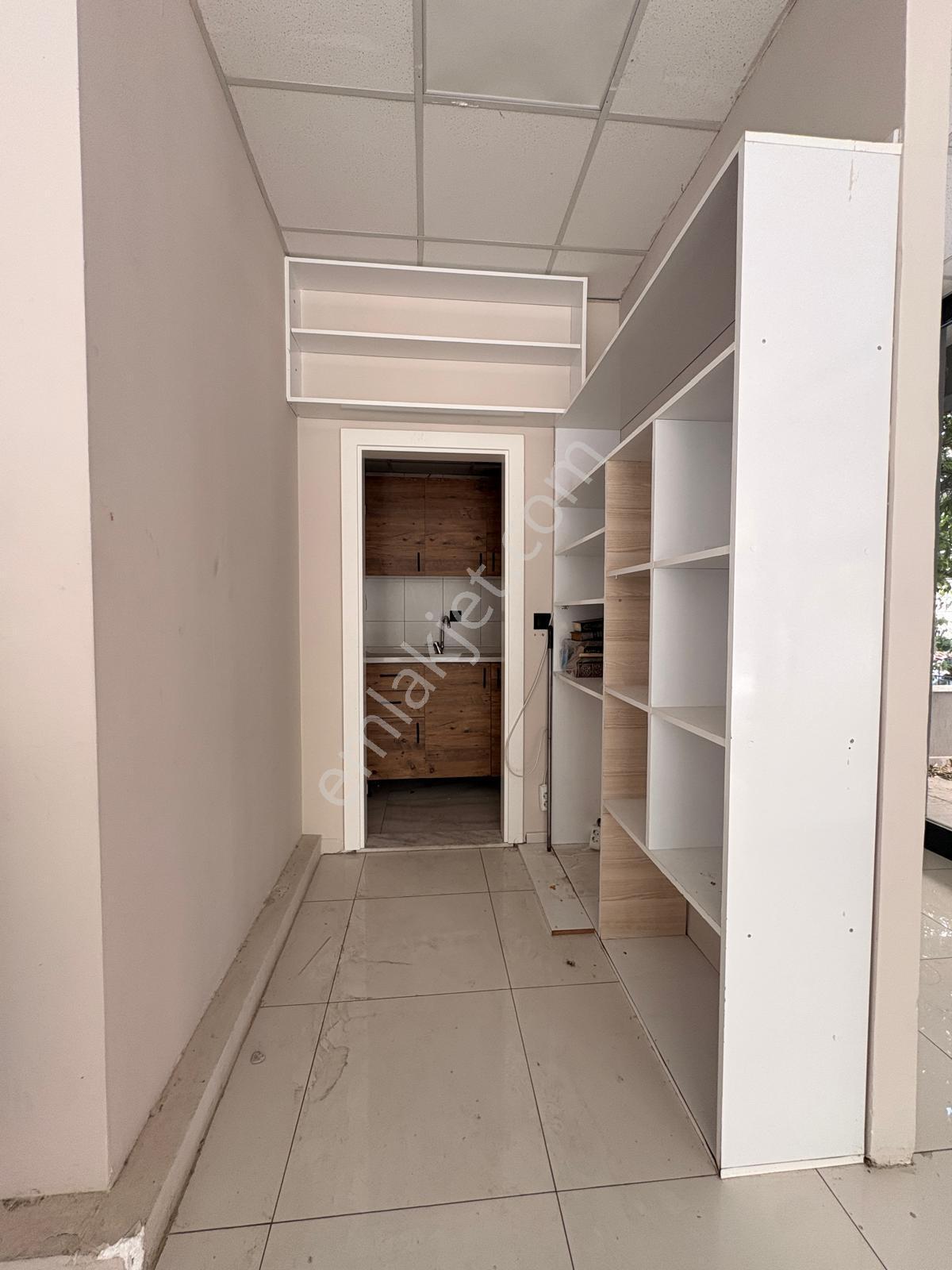 Menderes Caddesi Yakınında 120m² Verandalı Bacalı Kiralık İşyeri - Görsel 44