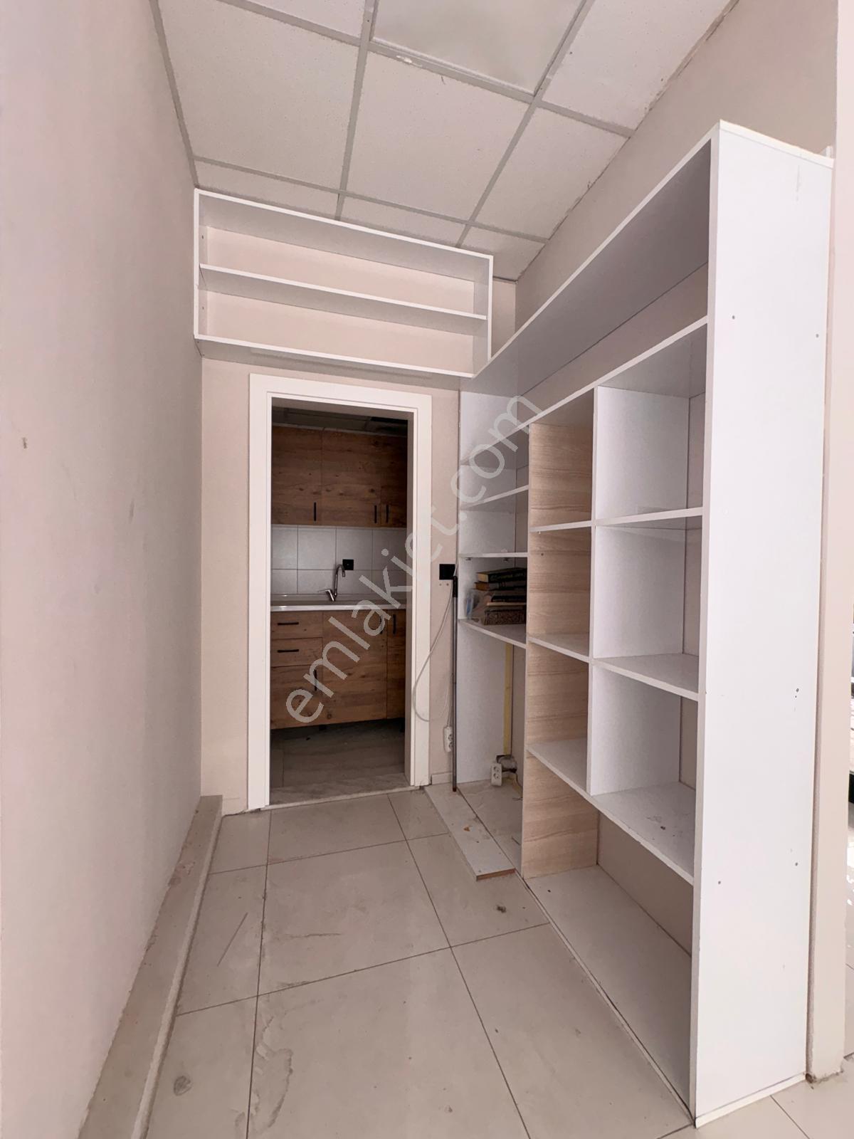 Menderes Caddesi Yakınında 120m² Verandalı Bacalı Kiralık İşyeri - Görsel 3