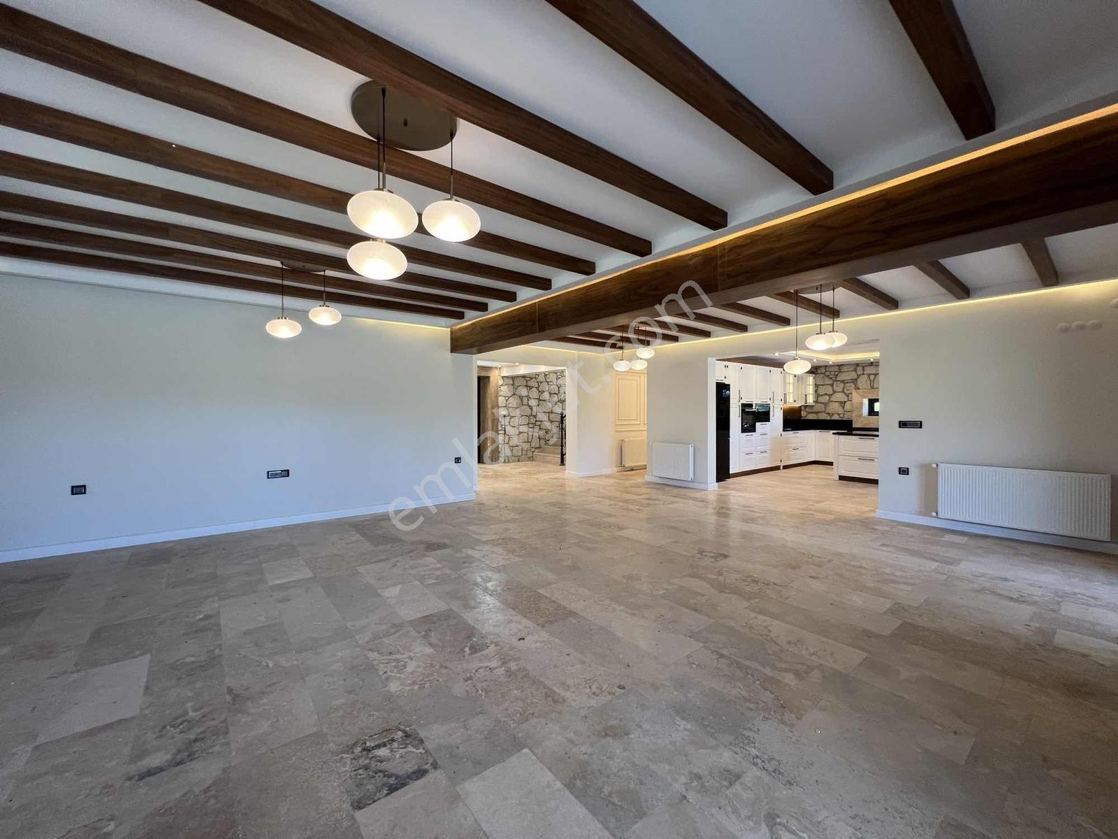 Torbalı'da Eşsiz Satılık Lüks Villa - Görsel 26