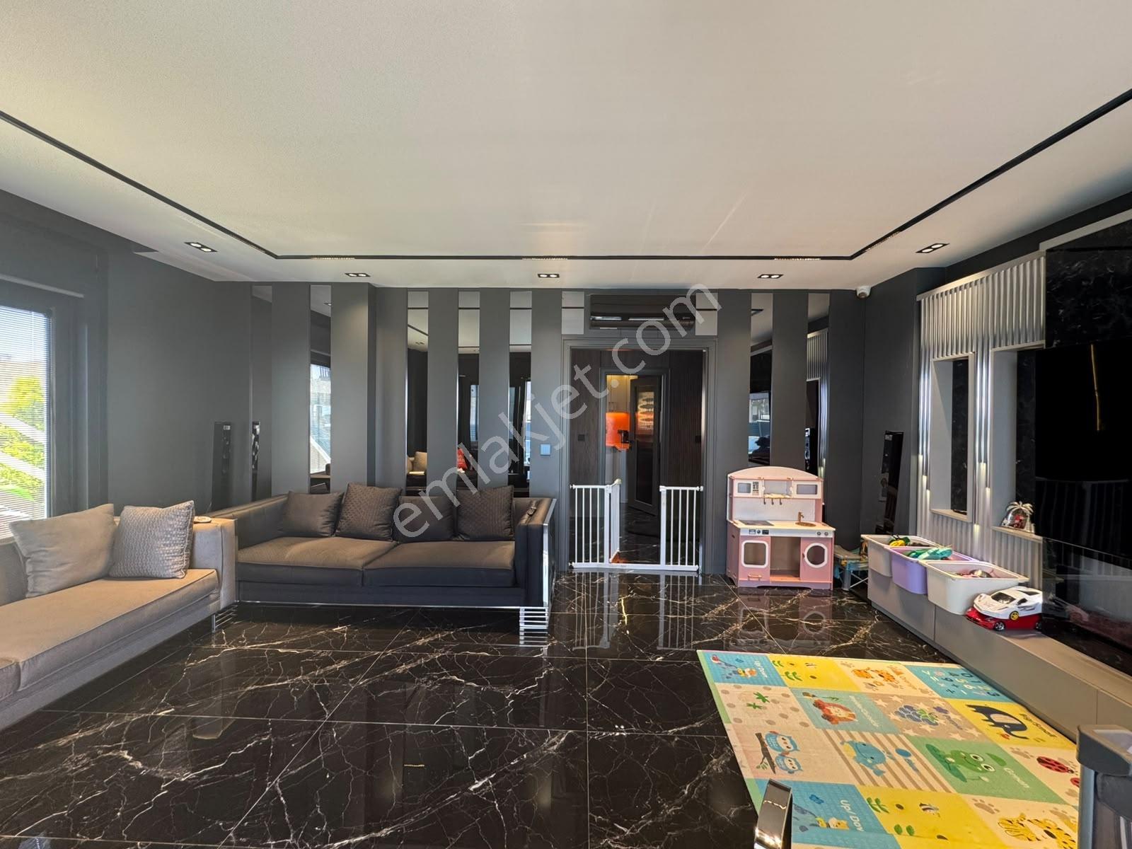 Remax Hedef Ten Büyükçekmece Kumburgaz Özel İç Dizayn 5+2 Villa - Görsel 14
