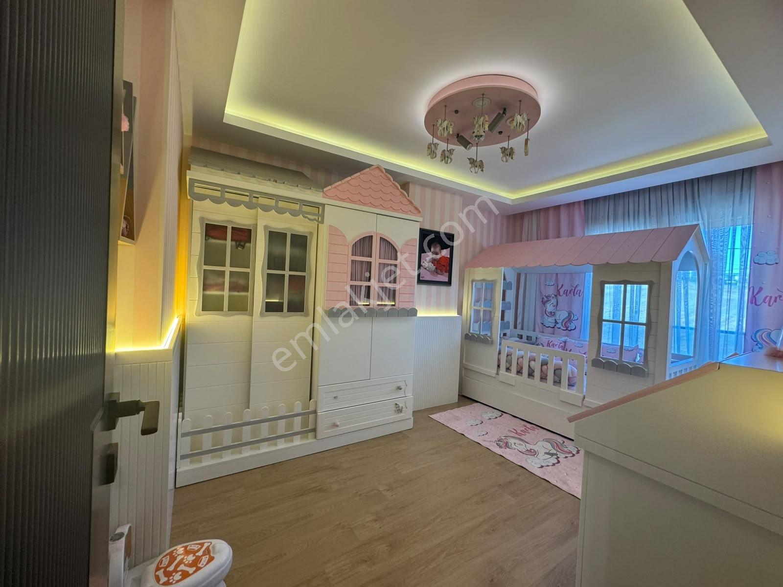 Remax Hedef Ten Büyükçekmece Kumburgaz Özel İç Dizayn 5+2 Villa - Görsel 34
