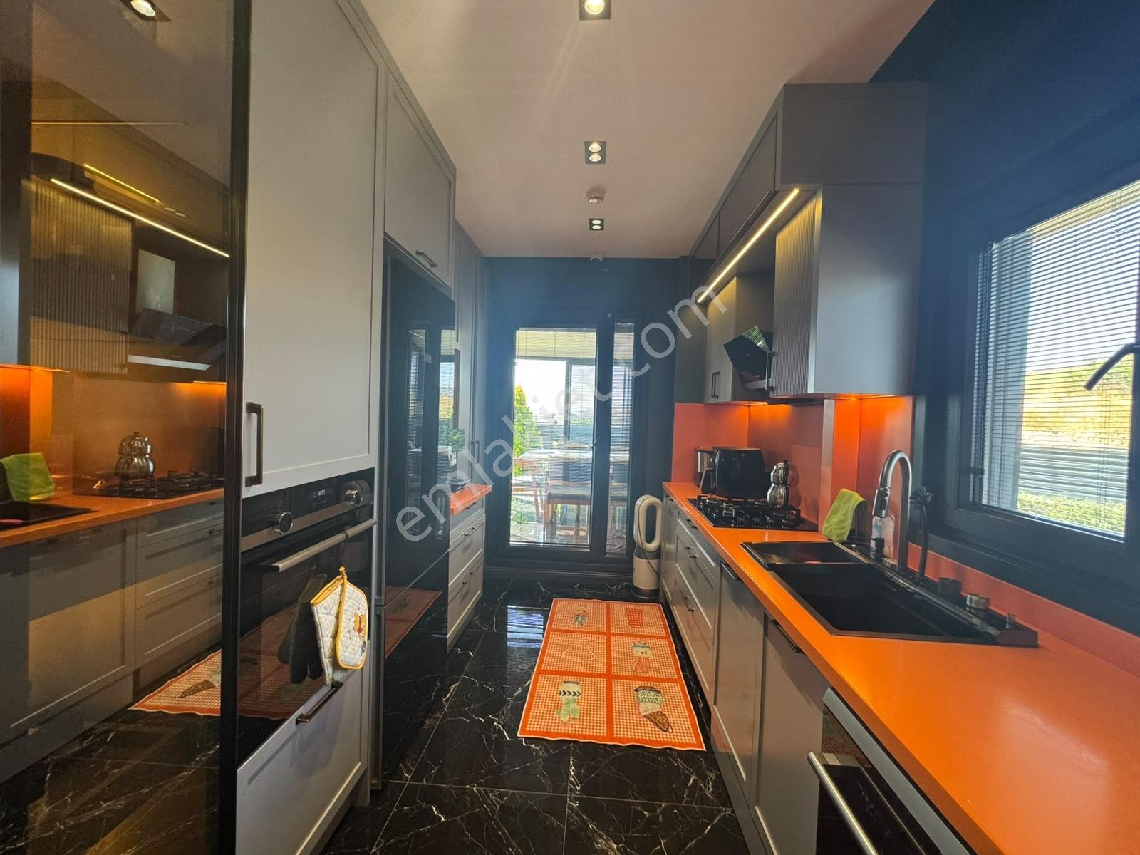 Remax Hedef Ten Büyükçekmece Kumburgaz Özel İç Dizayn 5+2 Villa - Görsel 15
