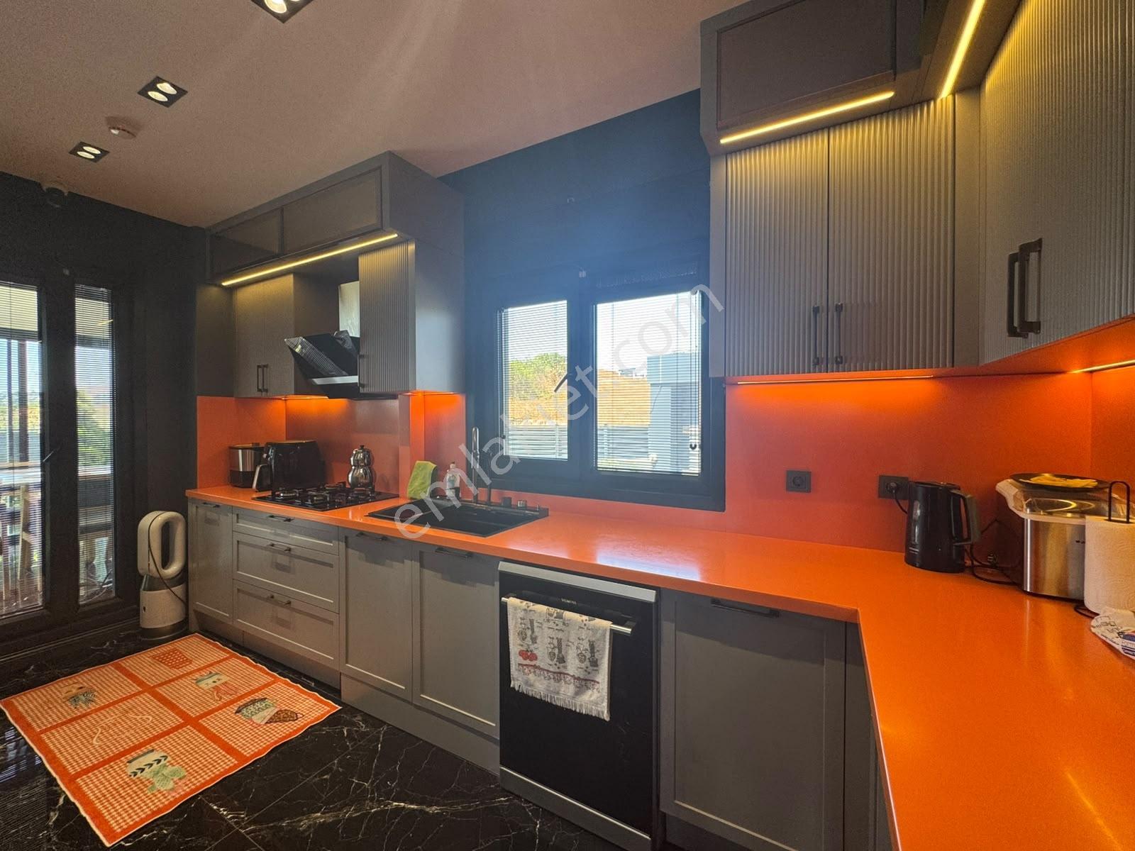 Remax Hedef Ten Büyükçekmece Kumburgaz Özel İç Dizayn 5+2 Villa - Görsel 23