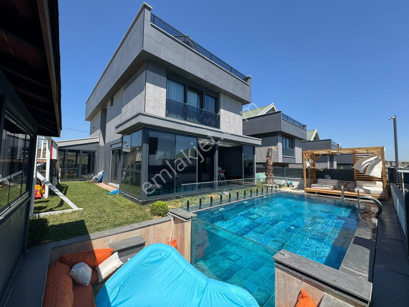 Remax Hedef Ten Büyükçekmece Kumburgaz Özel İç Dizayn 5+2 Villa - Görsel 32